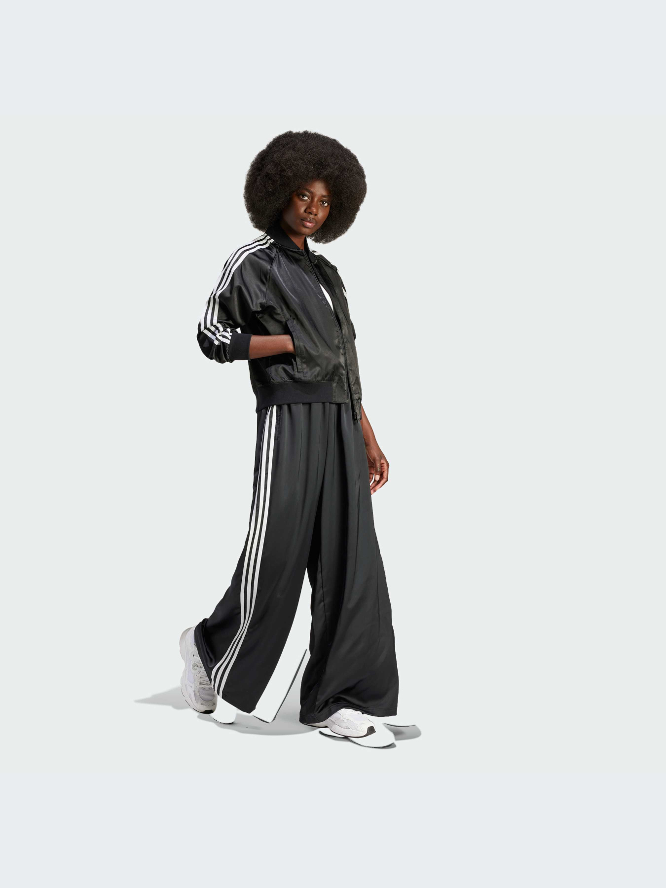 Бомбер Adidas Adicolor модель IU2533 Фото