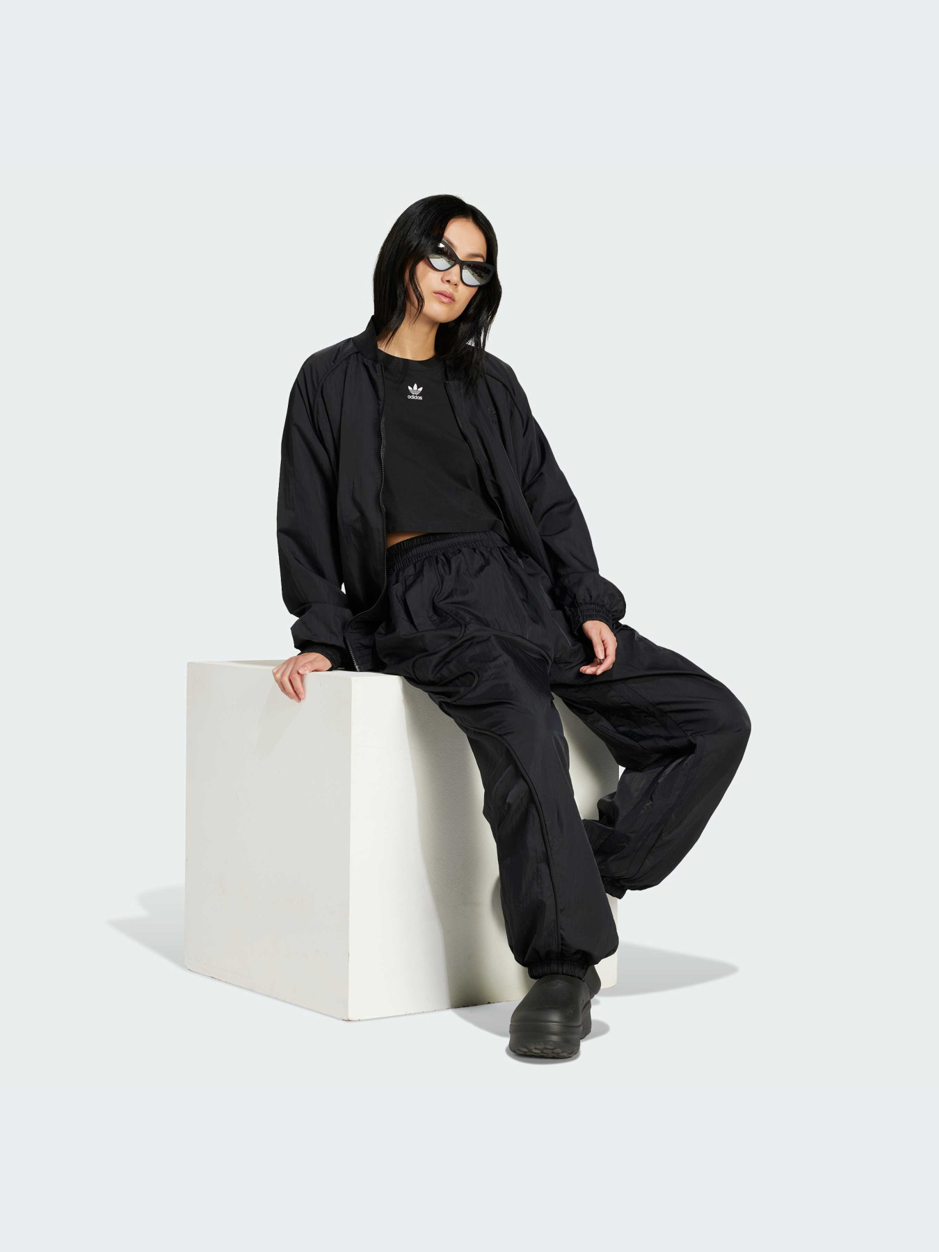 Джоггеры Adidas модель IT9674 Фото