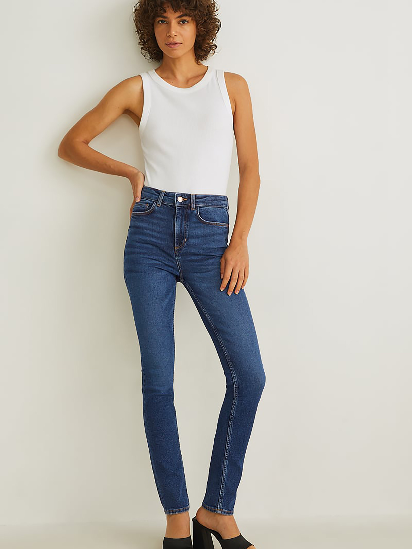 Завужені джинси C&A модель 71555 Фото