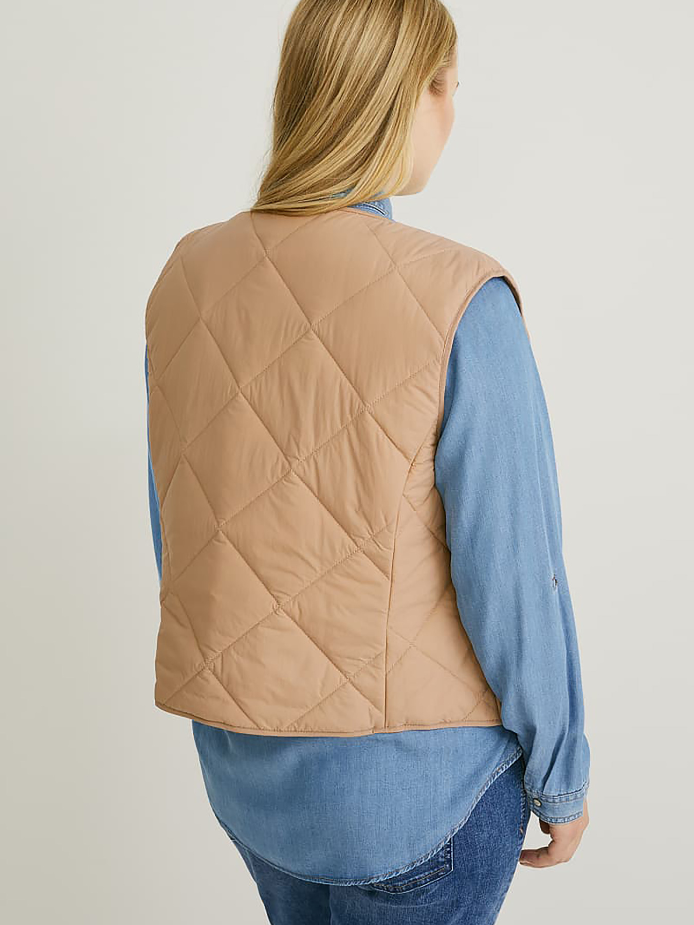 Утеплений жилет C&A модель 71557 Фото