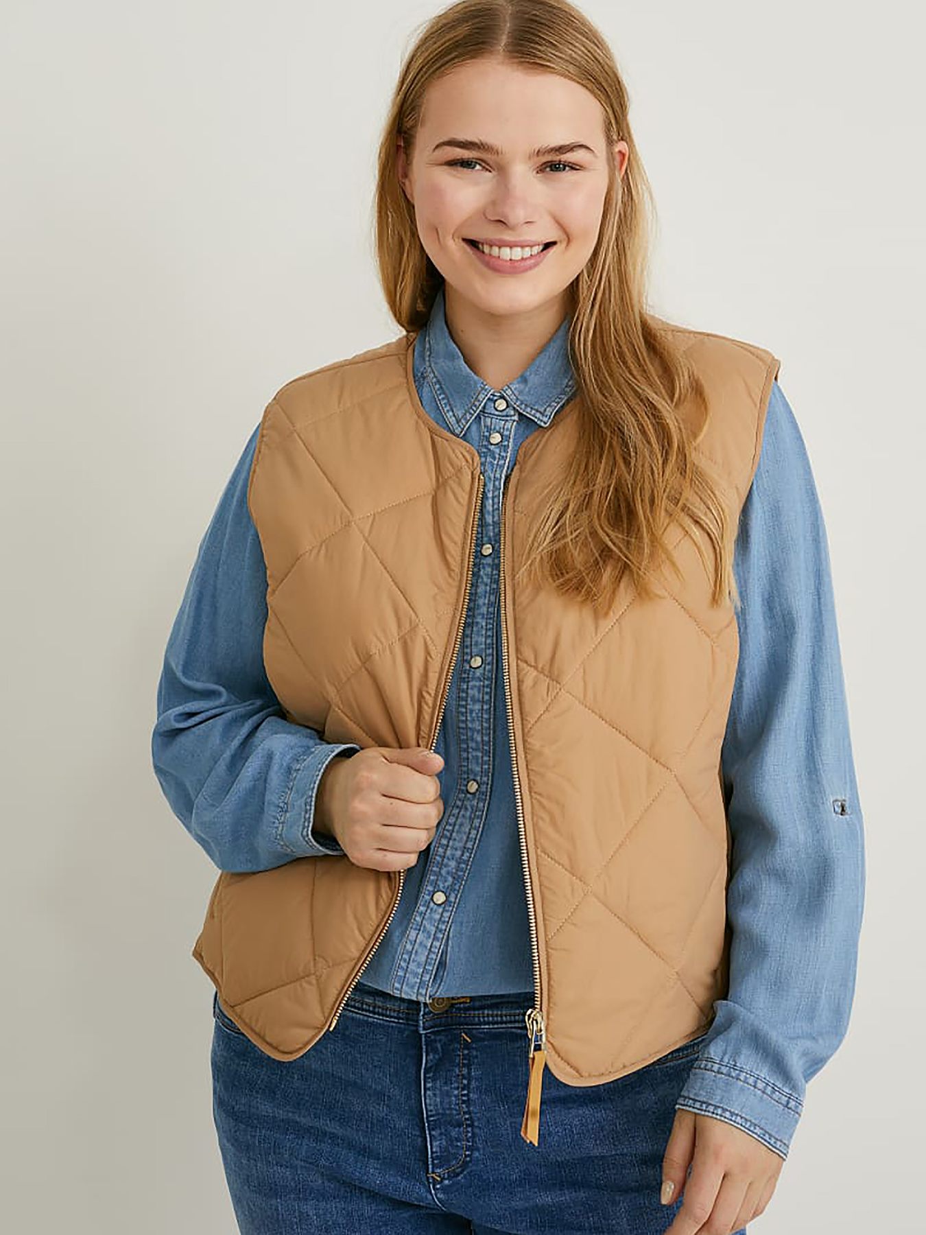 Утеплений жилет C&A модель 71557 Фото