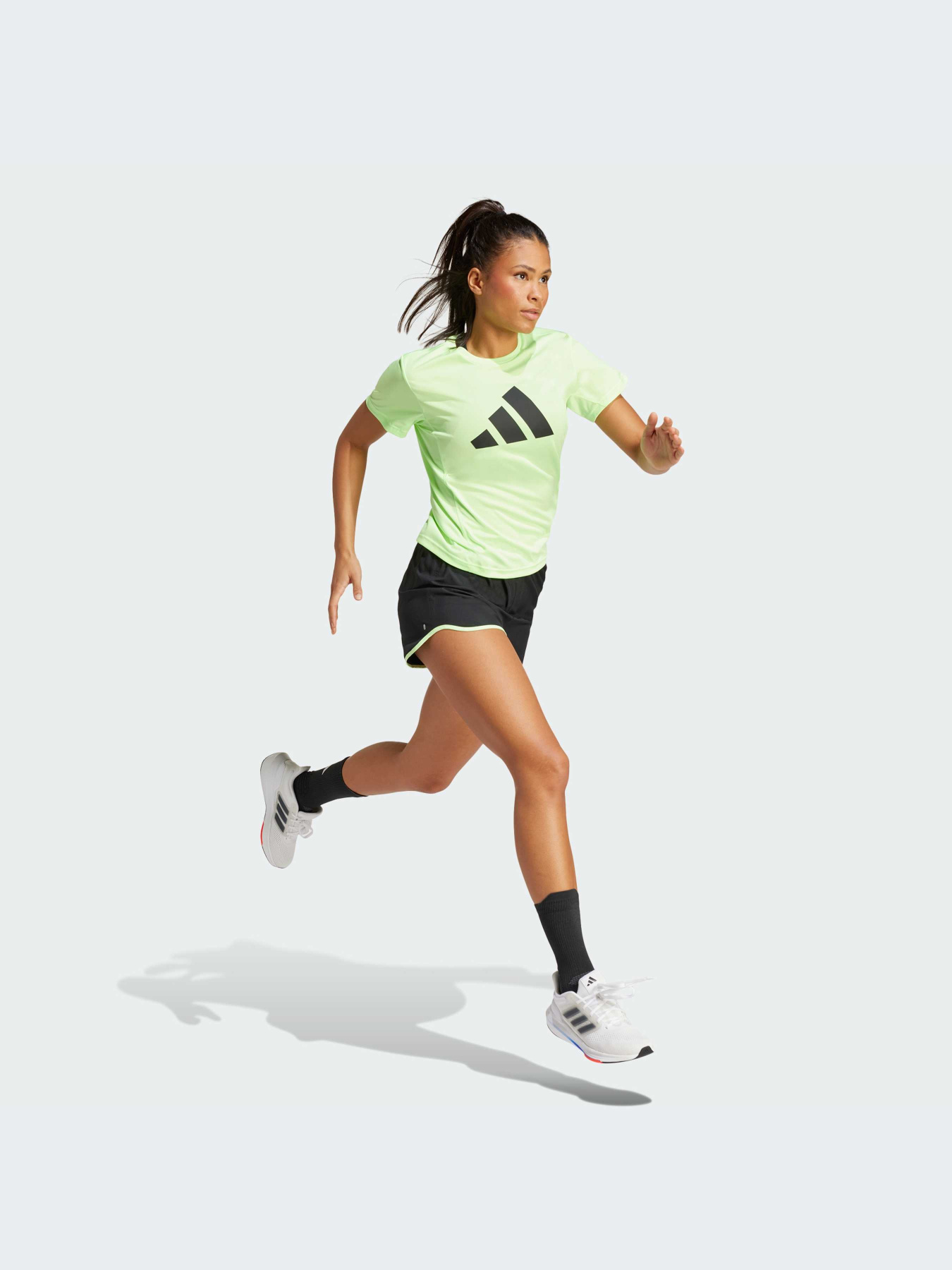 Футболка спортивная Adidas модель IN0115 Футболка спортивная Adidas модель IN0115 Фото