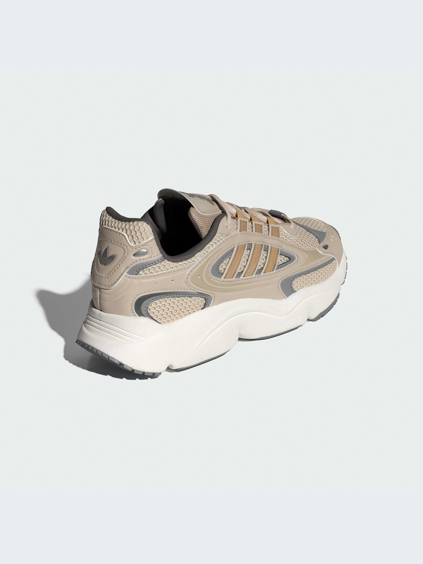 Кроссовки Adidas Ozweego модель IE3517 Фото