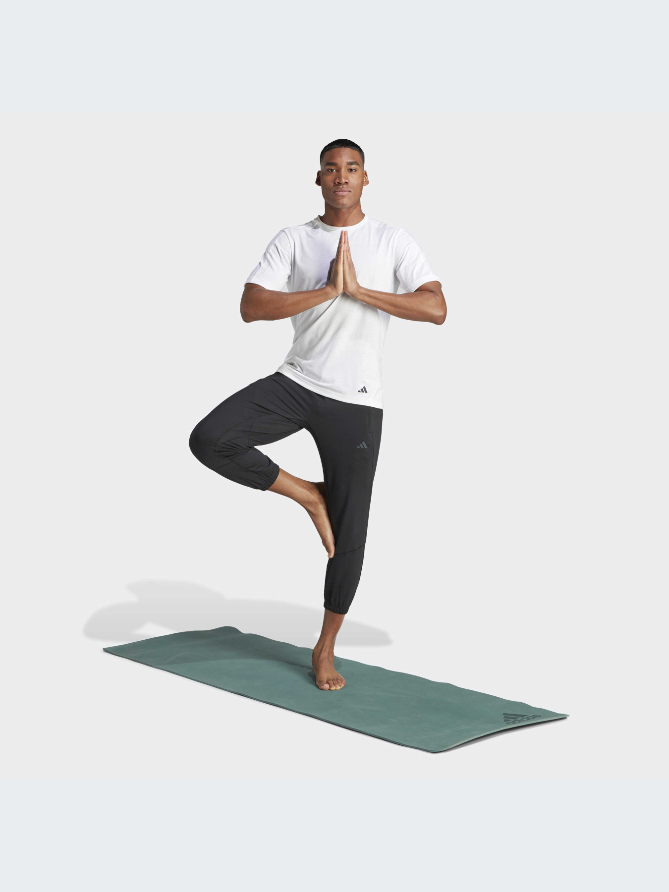 Штаны спортивные Adidas модель IN7919 Фото