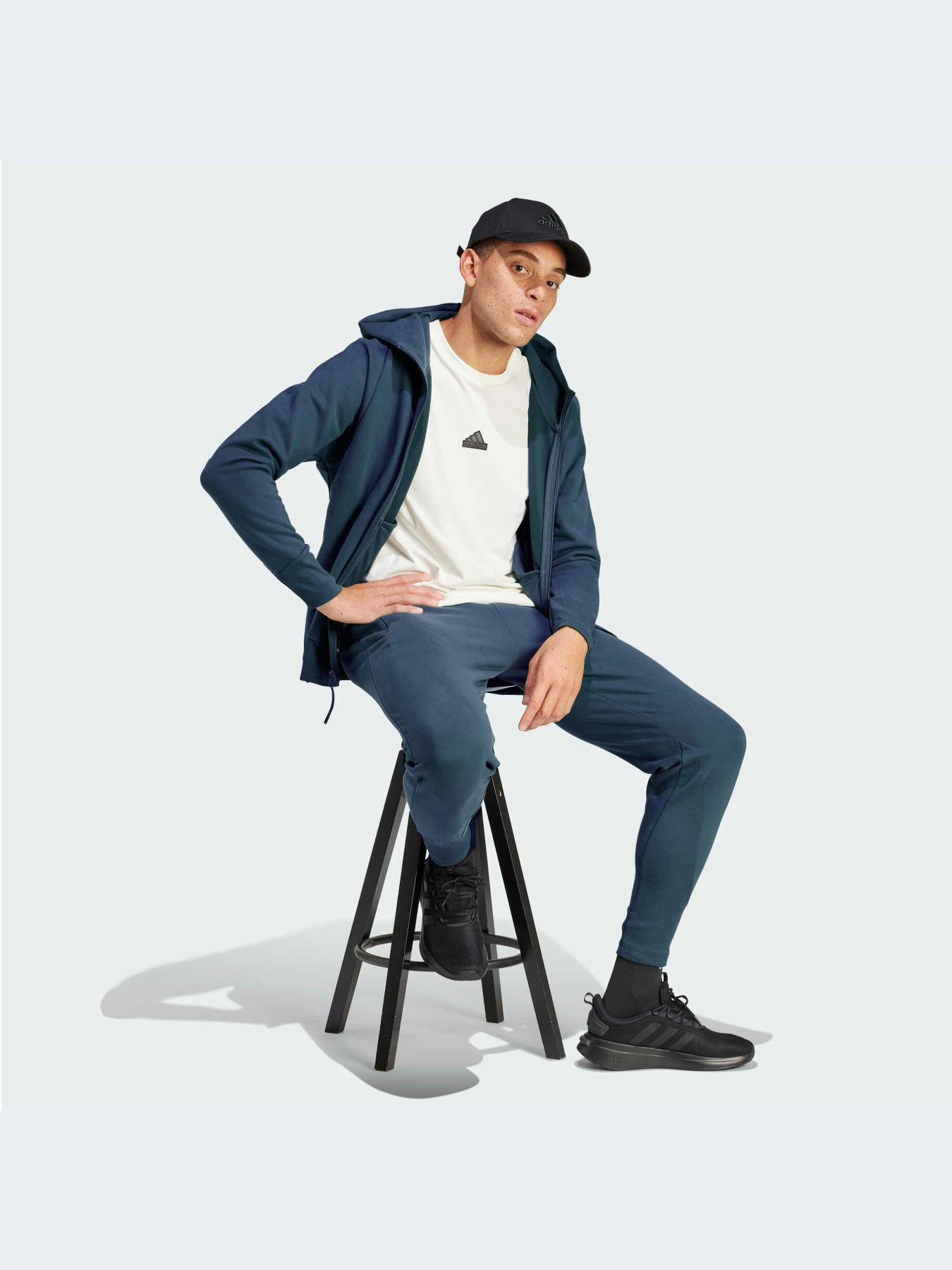 Штани спортивні Adidas ZNE модель IR5244 Фото