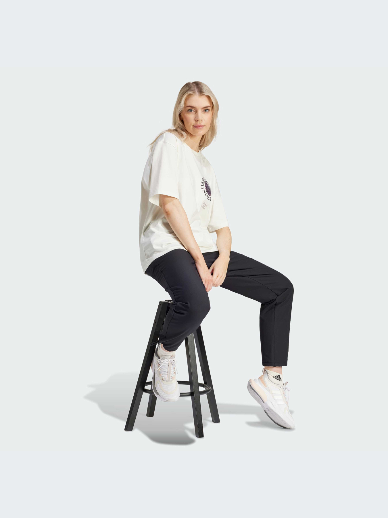 Штани повсякденні Adidas модель IT8814 Фото