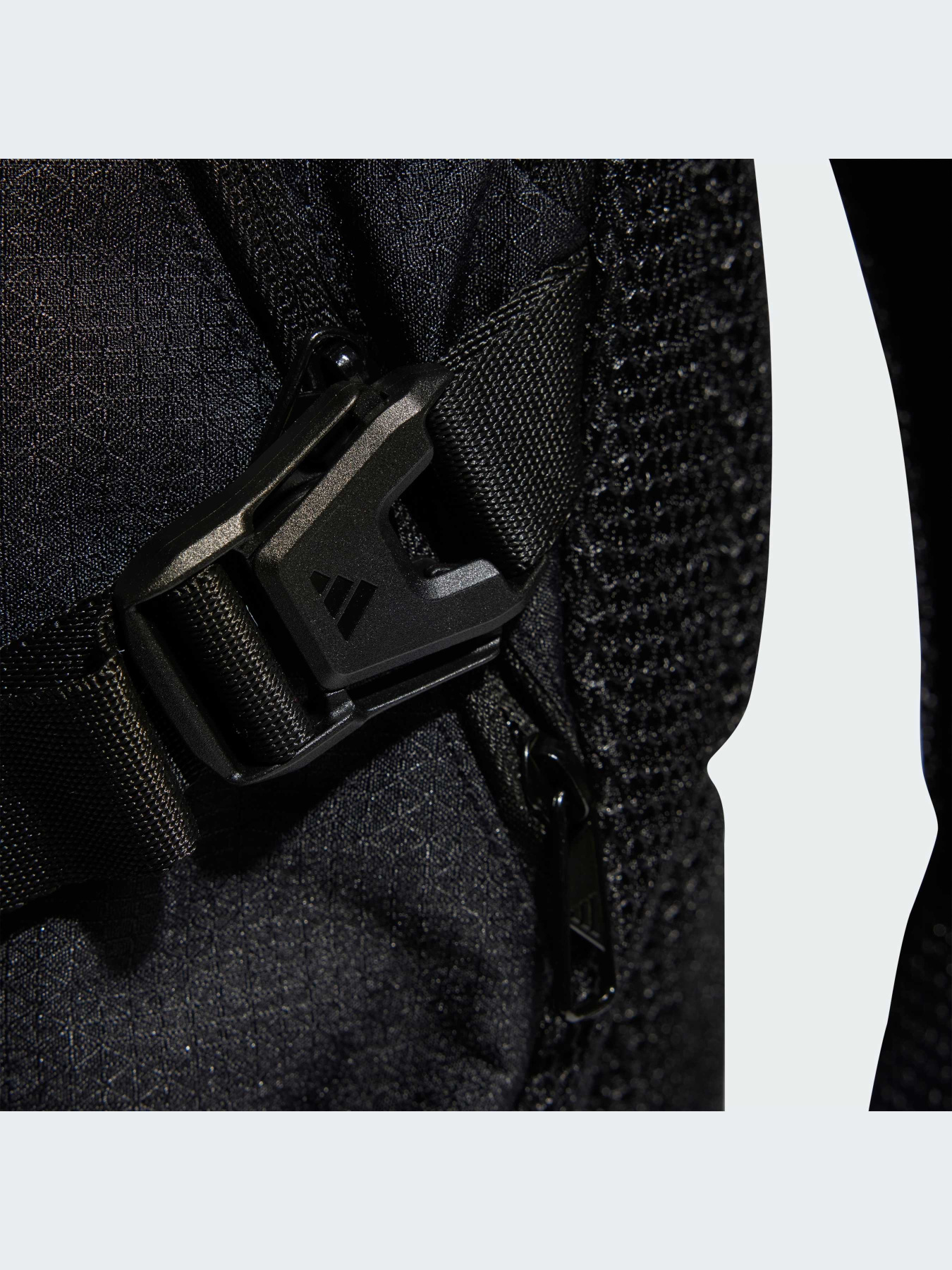 Повседневный рюкзак Adidas модель IP9878 Повседневный рюкзак Adidas модель IP9878 Фото