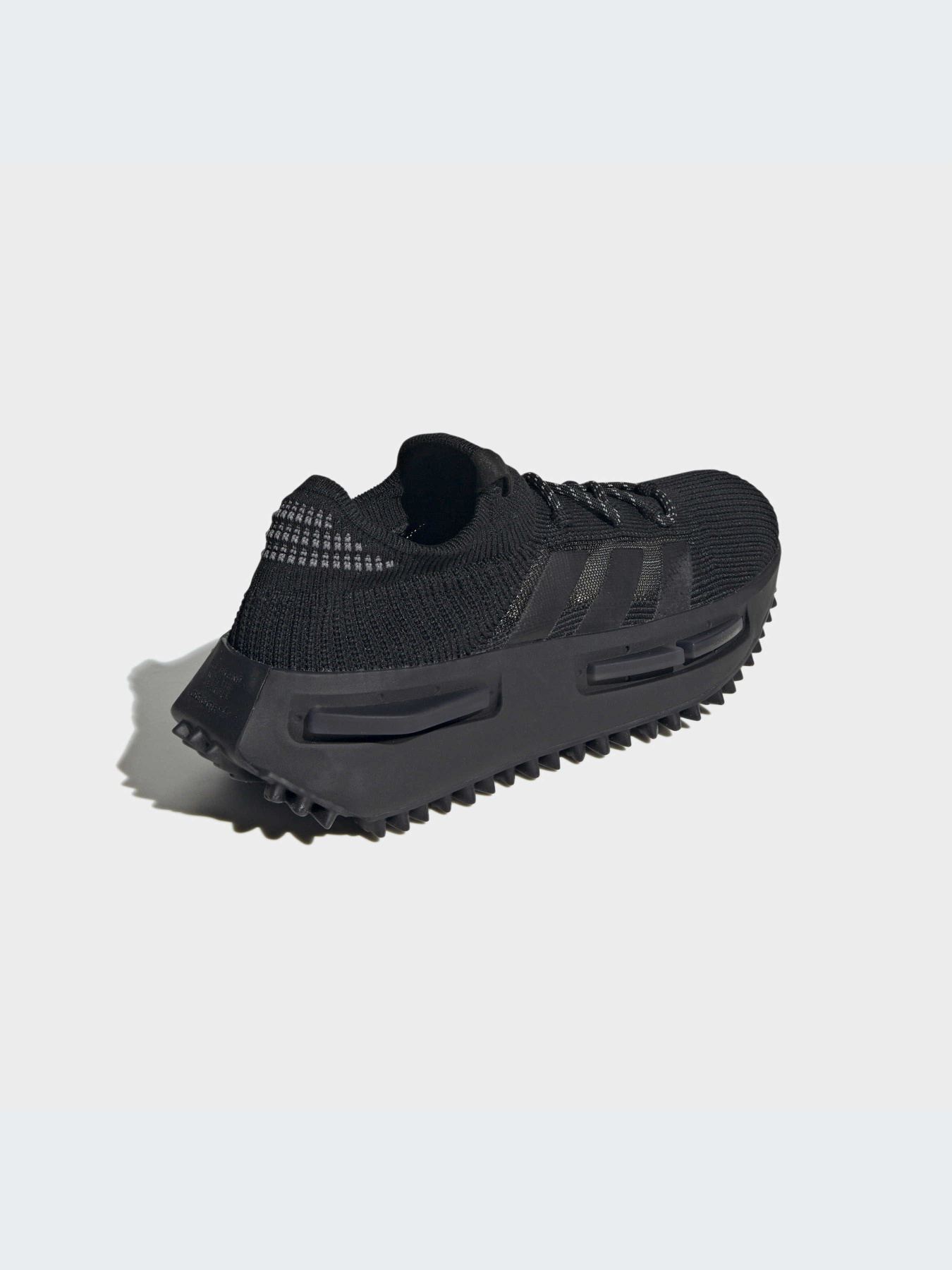 Кроссовки Adidas NMD модель FZ6381-KZ Фото