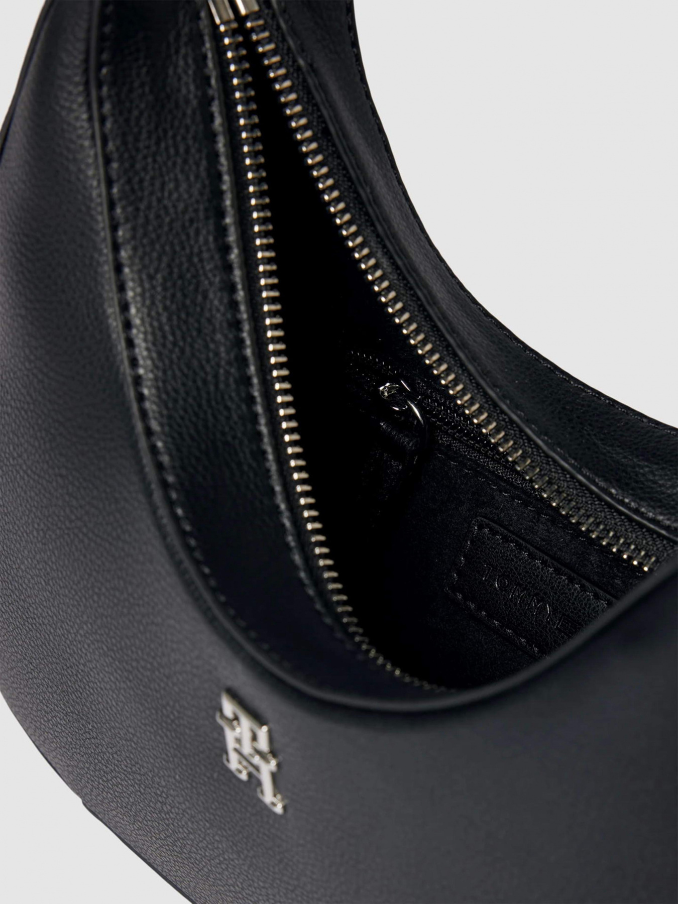 Сумки Tommy Hilfiger модель AW0AW15705-BDS Фото