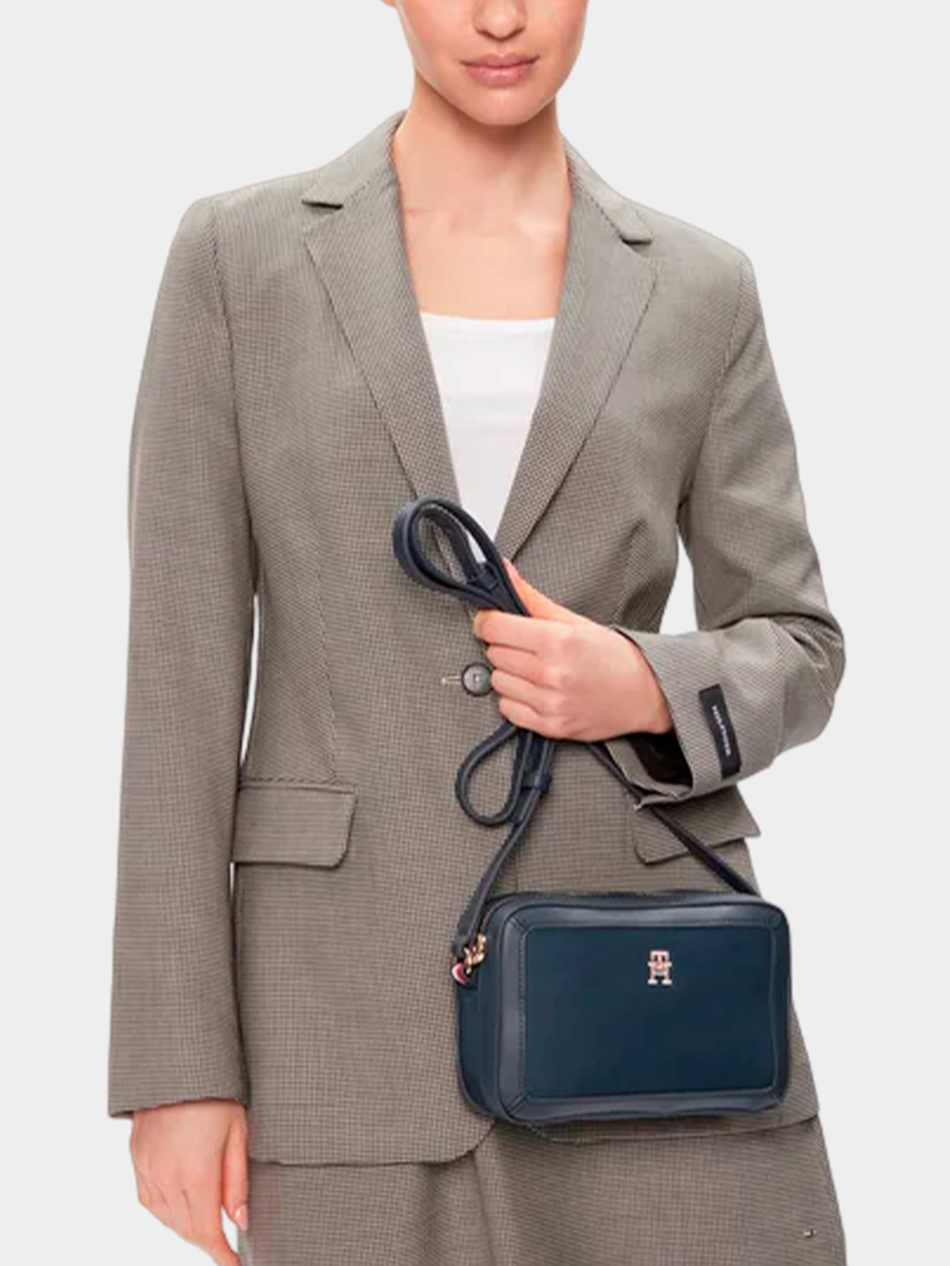 Сумки Tommy Hilfiger модель AW0AW15716-DW6 Сумки Tommy Hilfiger модель AW0AW15716-DW6 Фото