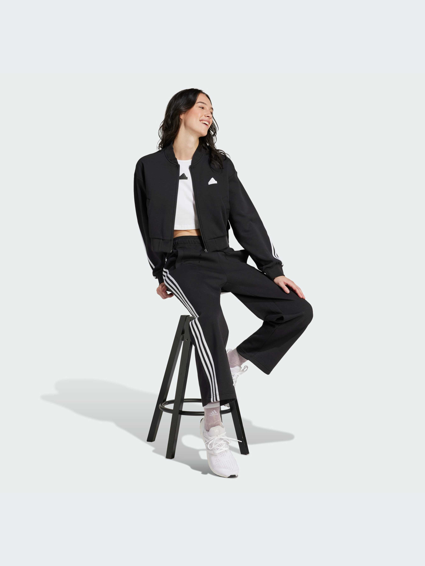 Штани повсякденні Adidas 3 Stripes модель IN9474 Фото