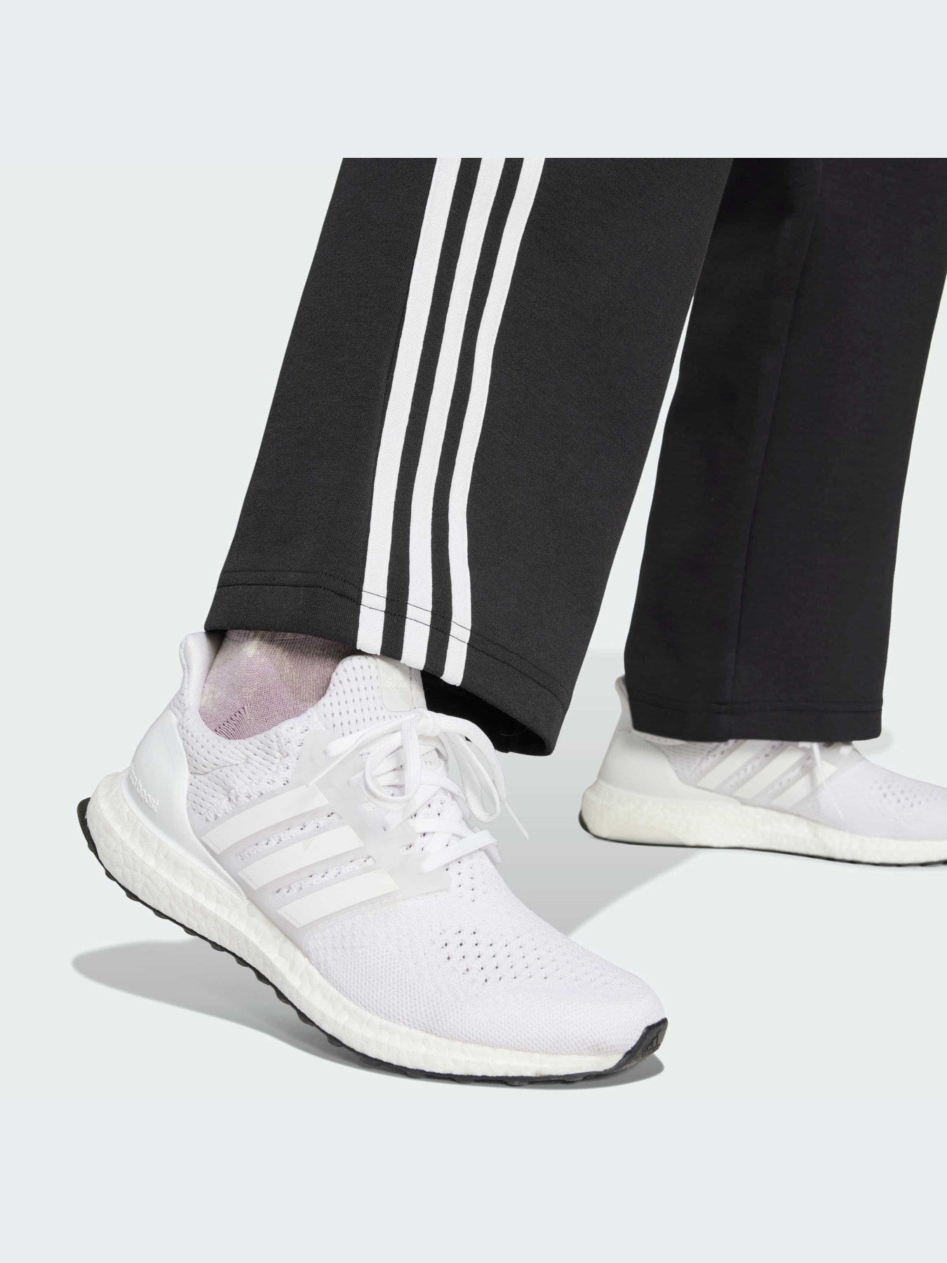 Штани повсякденні Adidas 3 Stripes модель IN9474 Фото