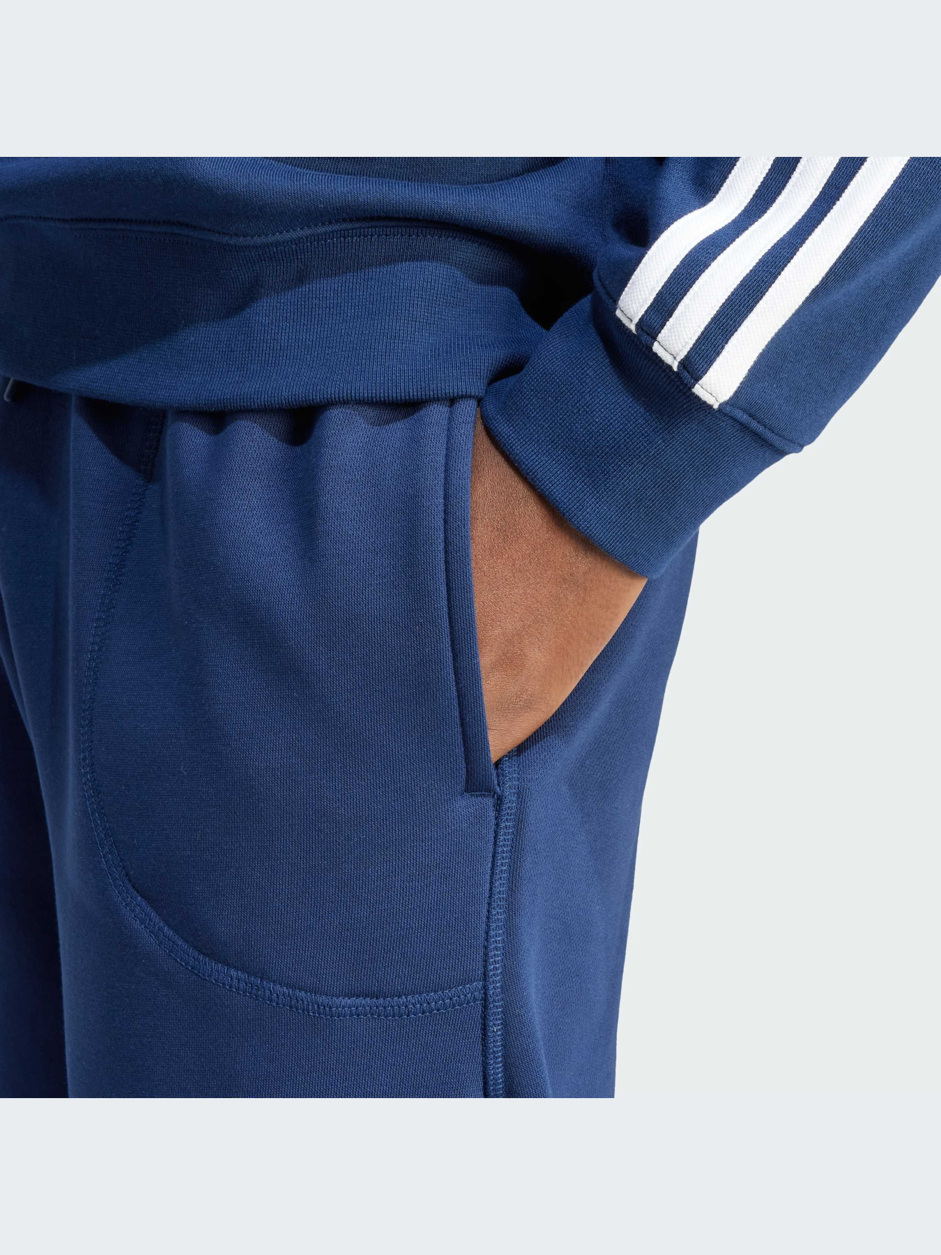 Штани спортивні Adidas Graphics модель IS0196 Фото