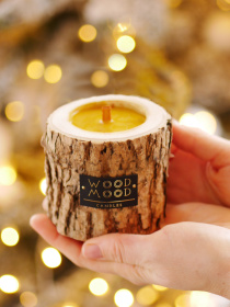 Компактная подарочная свеча в дереве с фактурной корой WOOD MOOD модель 1112300000 Фото
