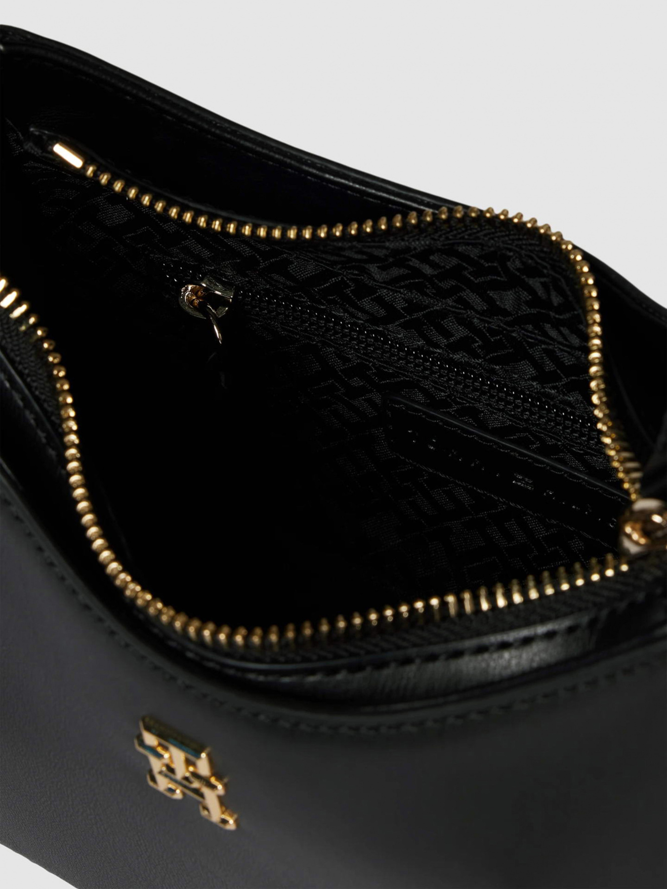 Сумки Tommy Hilfiger модель AW0AW16079-BDS Фото