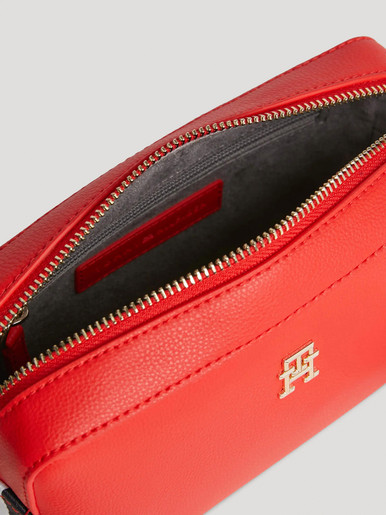Сумки Tommy Hilfiger модель AW0AW15707-XND Фото