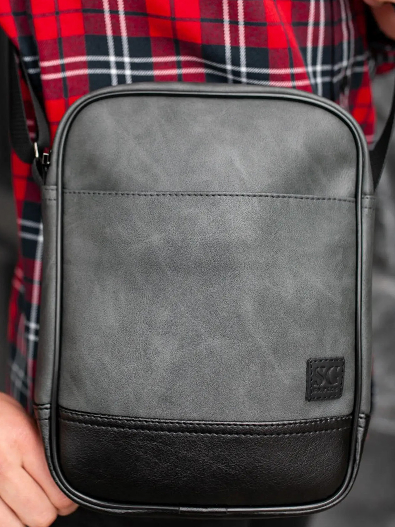 Мессенджер Without модель 8015529 Мессенджер Without модель 8015529 Фото