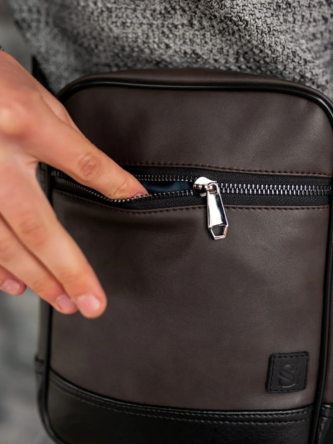 Мессенджер Without модель 8015532 Фото