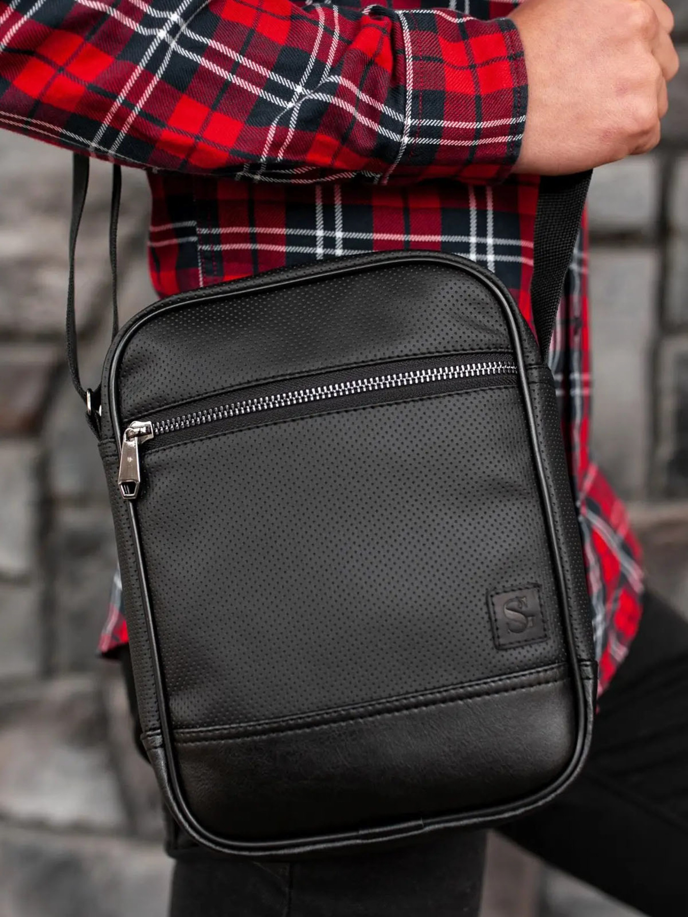 Мессенджер Without модель 8015536 Мессенджер Without модель 8015536 Фото