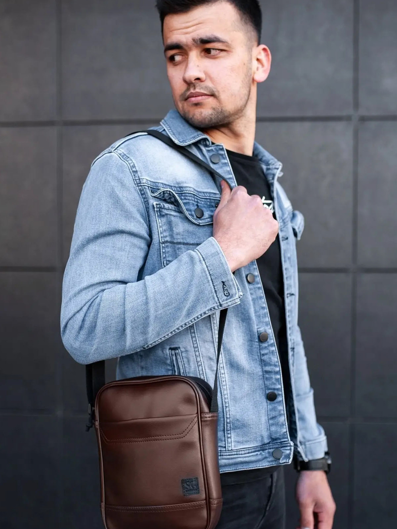 Мессенджер Without модель 8015537 Фото