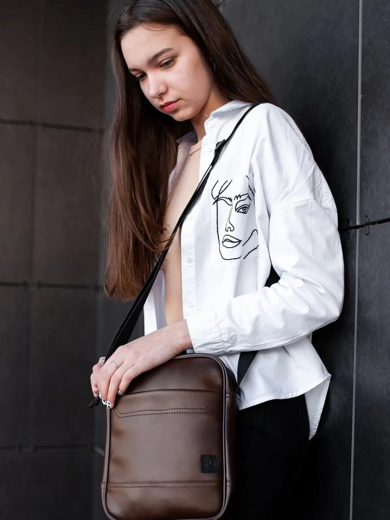 Мессенджер Without модель 8015537 Фото