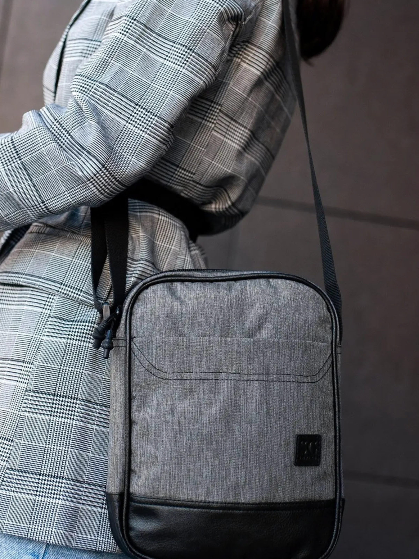 Мессенджер Without модель 8015539 Фото