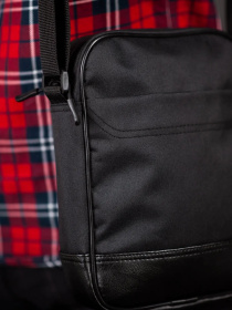 Мессенджер Without модель 8015545 Мессенджер Without модель 8015545 Фото