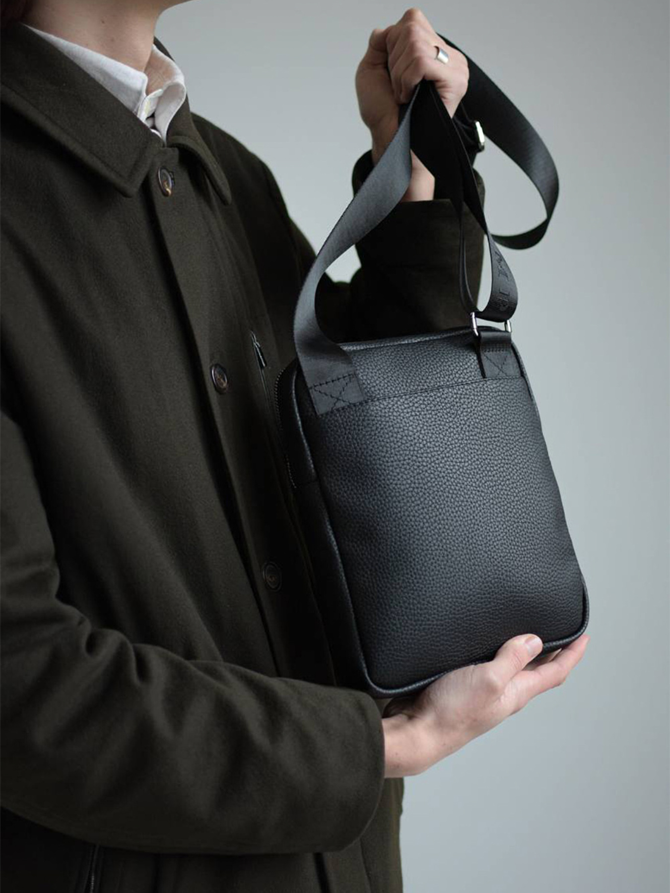 Мессенджер Without модель 8015633 Фото