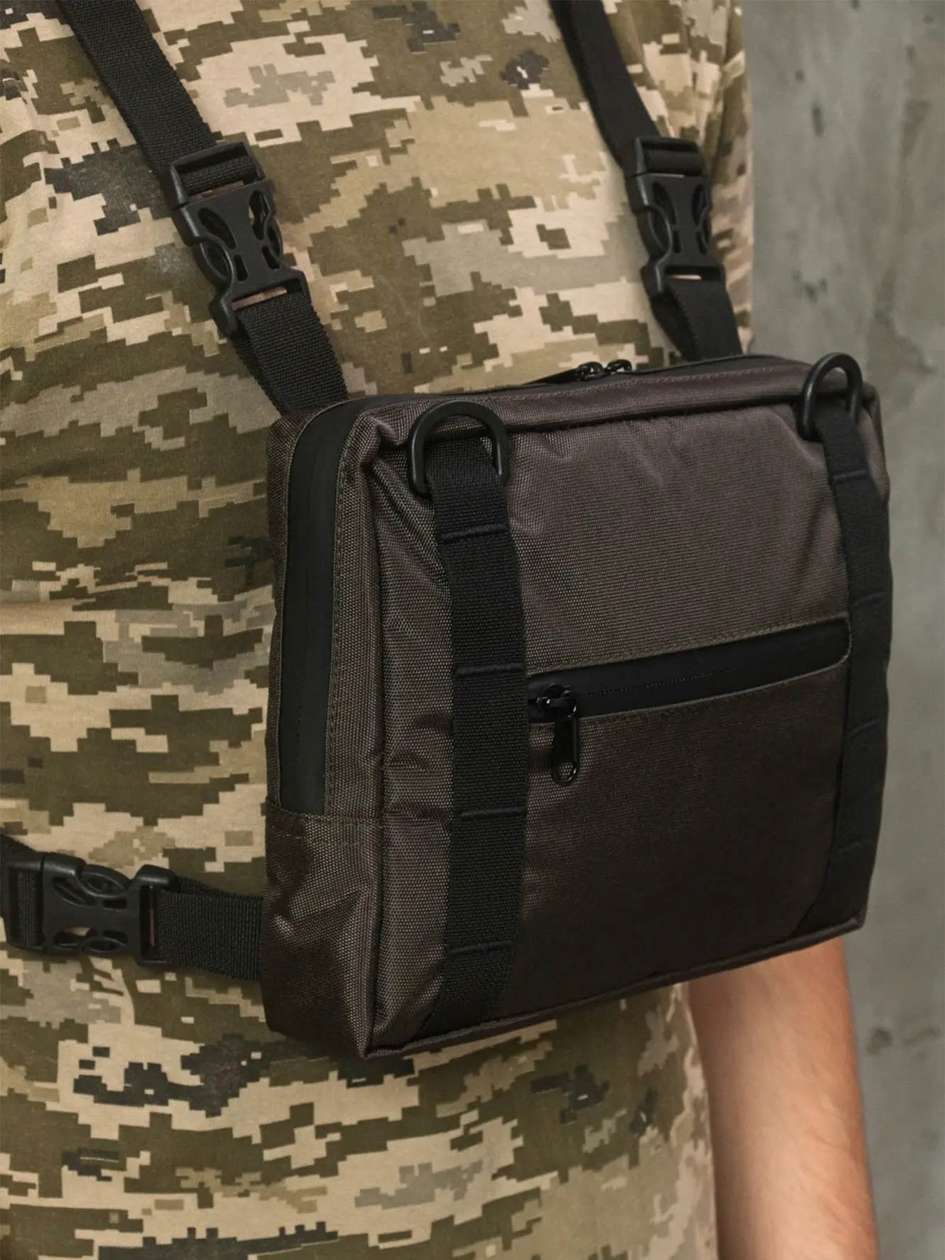 Мессенджер Without модель 8015711 Мессенджер Without модель 8015711 Фото