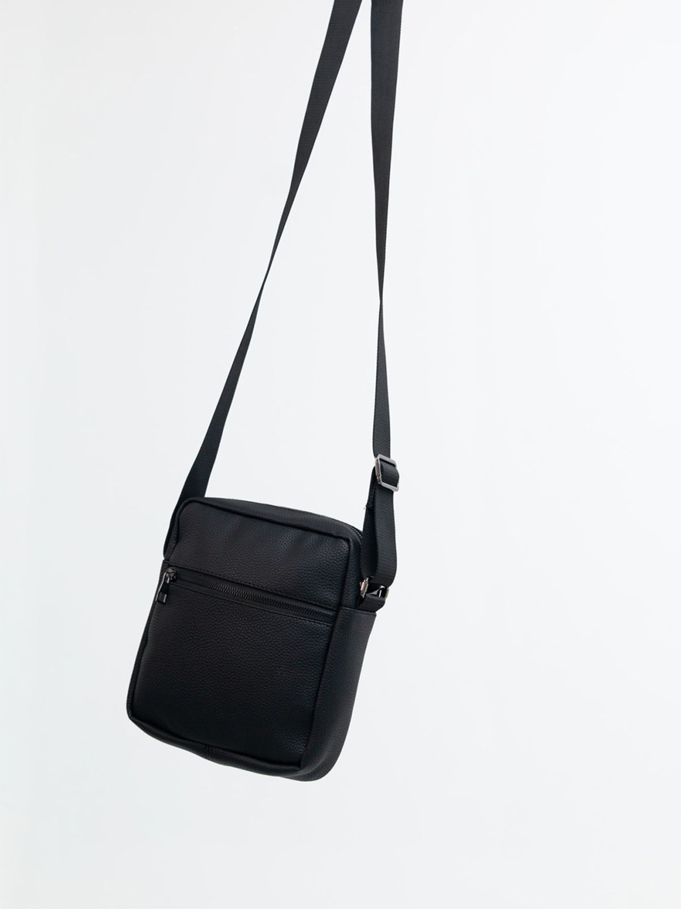 Мессенджер Without модель 8015715 Мессенджер Without модель 8015715 Фото