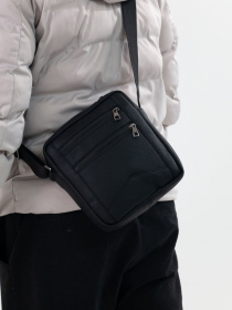 Мессенджер Without модель 8015715 Мессенджер Without модель 8015715 Фото