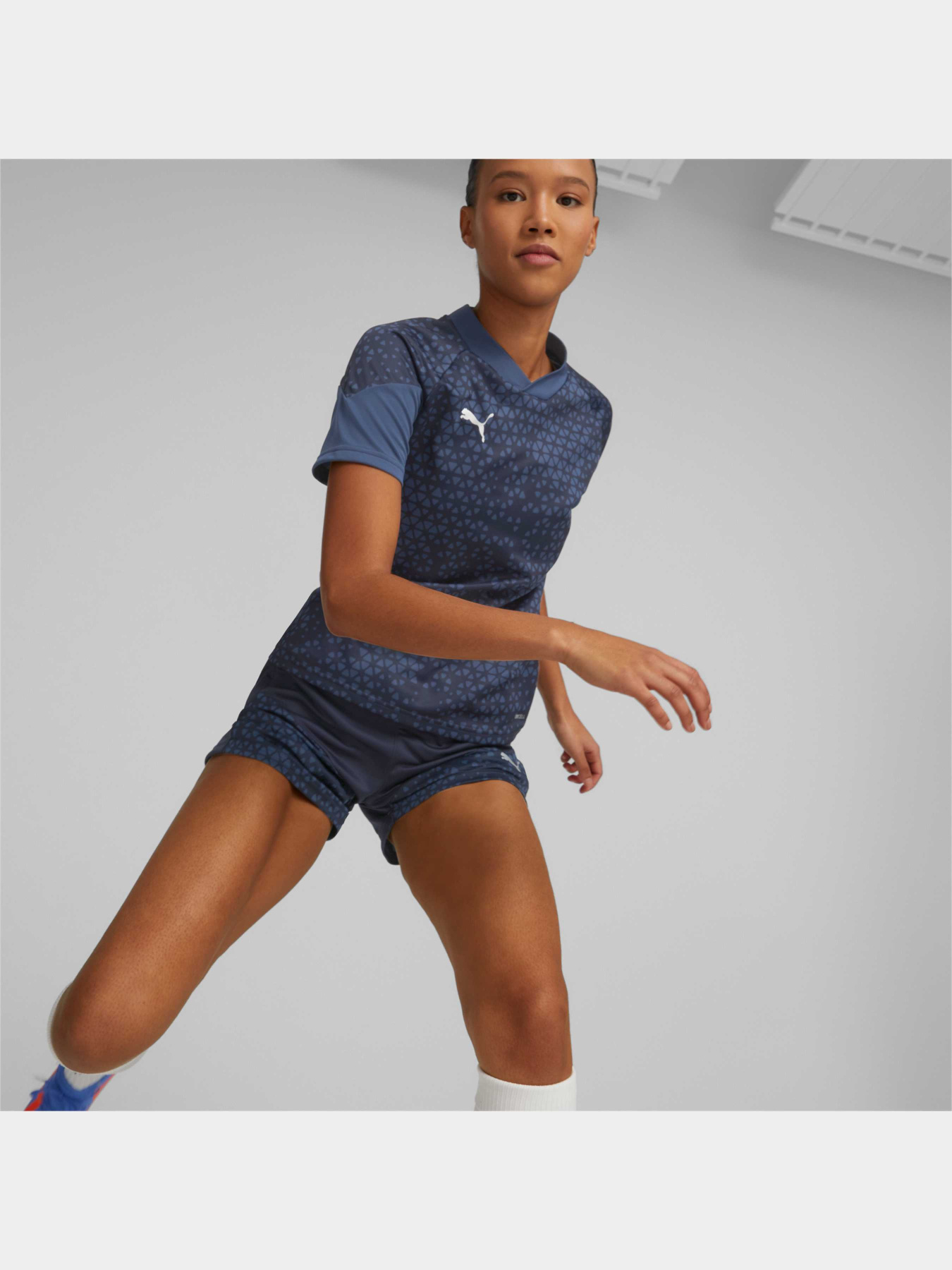 Футболка спортивна PUMA Teamcup Training Jersey Wmn модель 658368 Фото