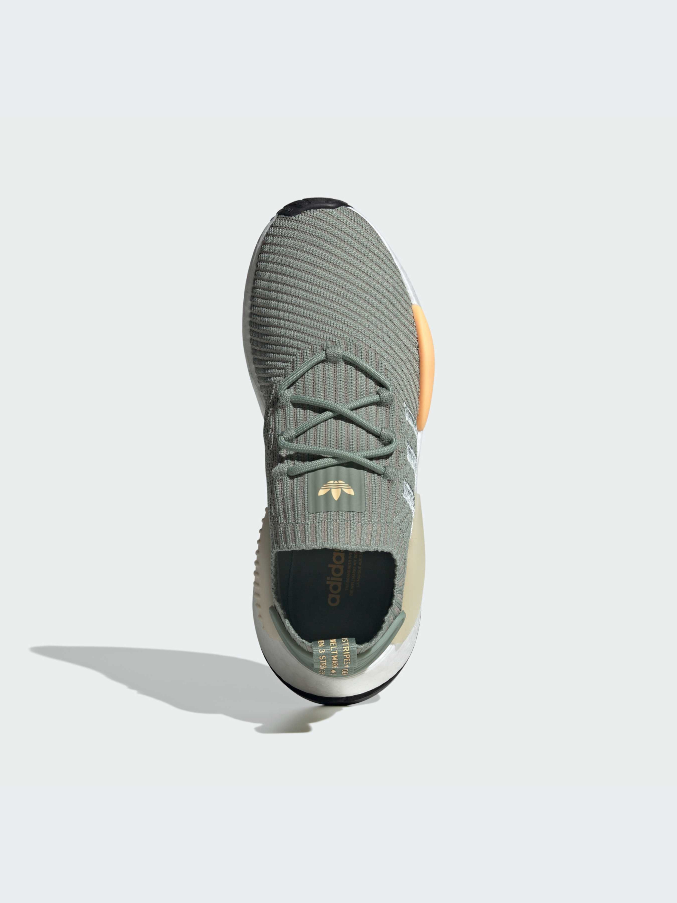 Кроссовки Adidas NMD модель IE9884-KZ Фото