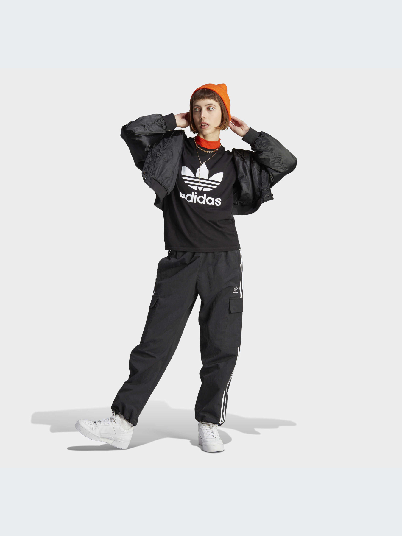 Футболки и поло Adidas Adicolor модель IK4035-KZ Футболки и поло Adidas Adicolor модель IK4035-KZ Фото