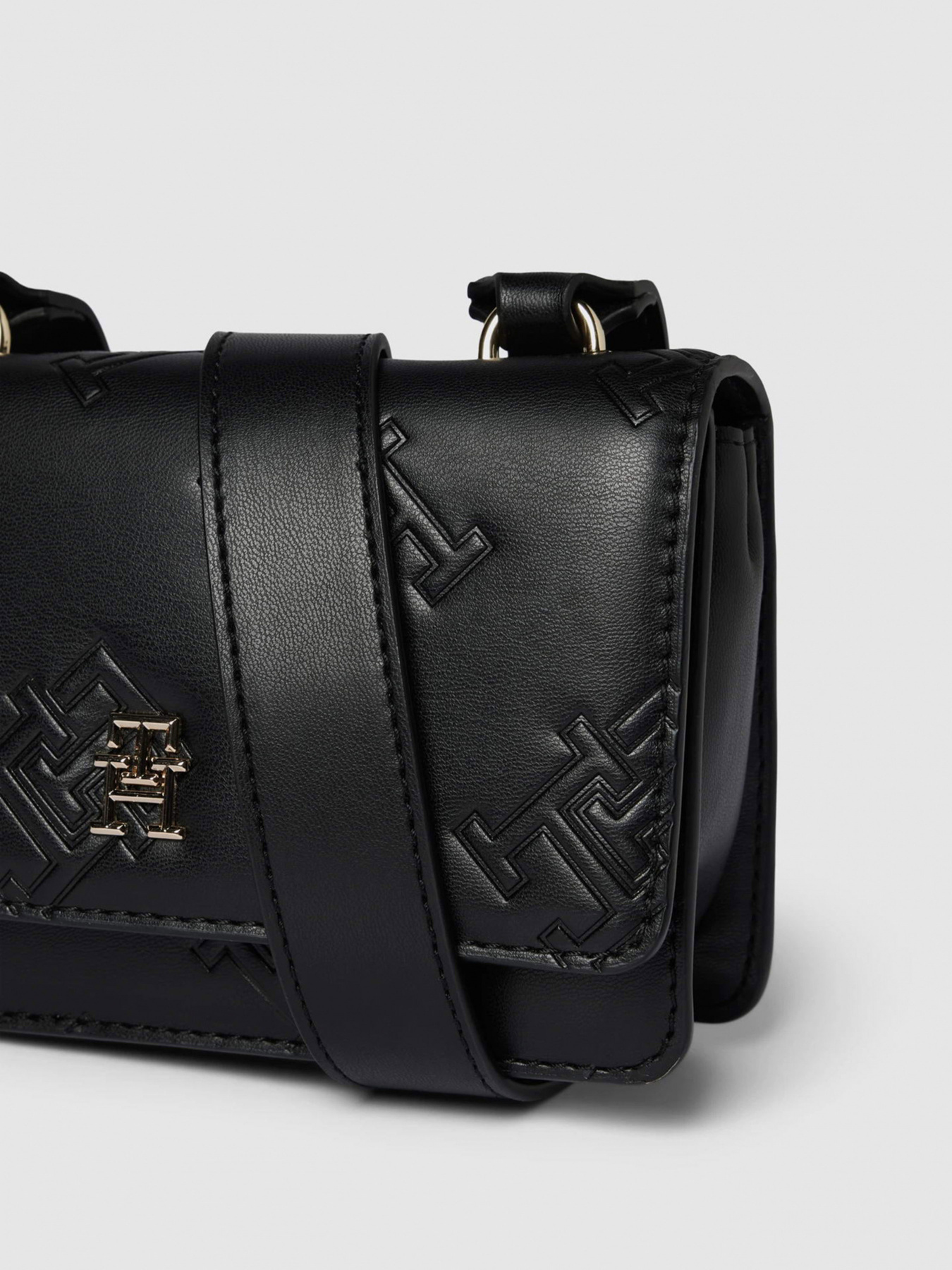 Сумки Tommy Hilfiger модель AW0AW15727-BDS Фото