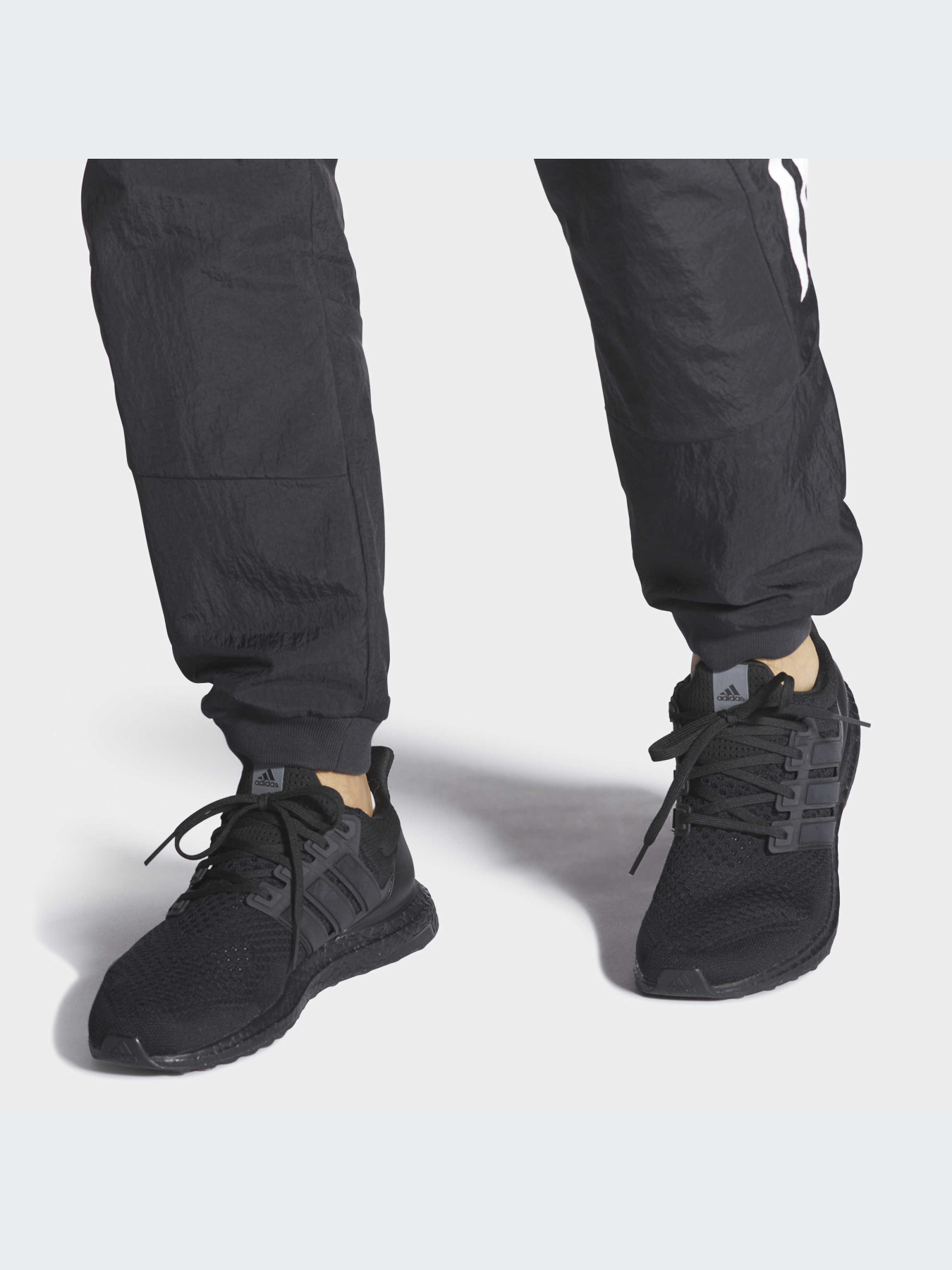 Кросівки для бігу Adidas Ultraboost модель HQ4199 Фото