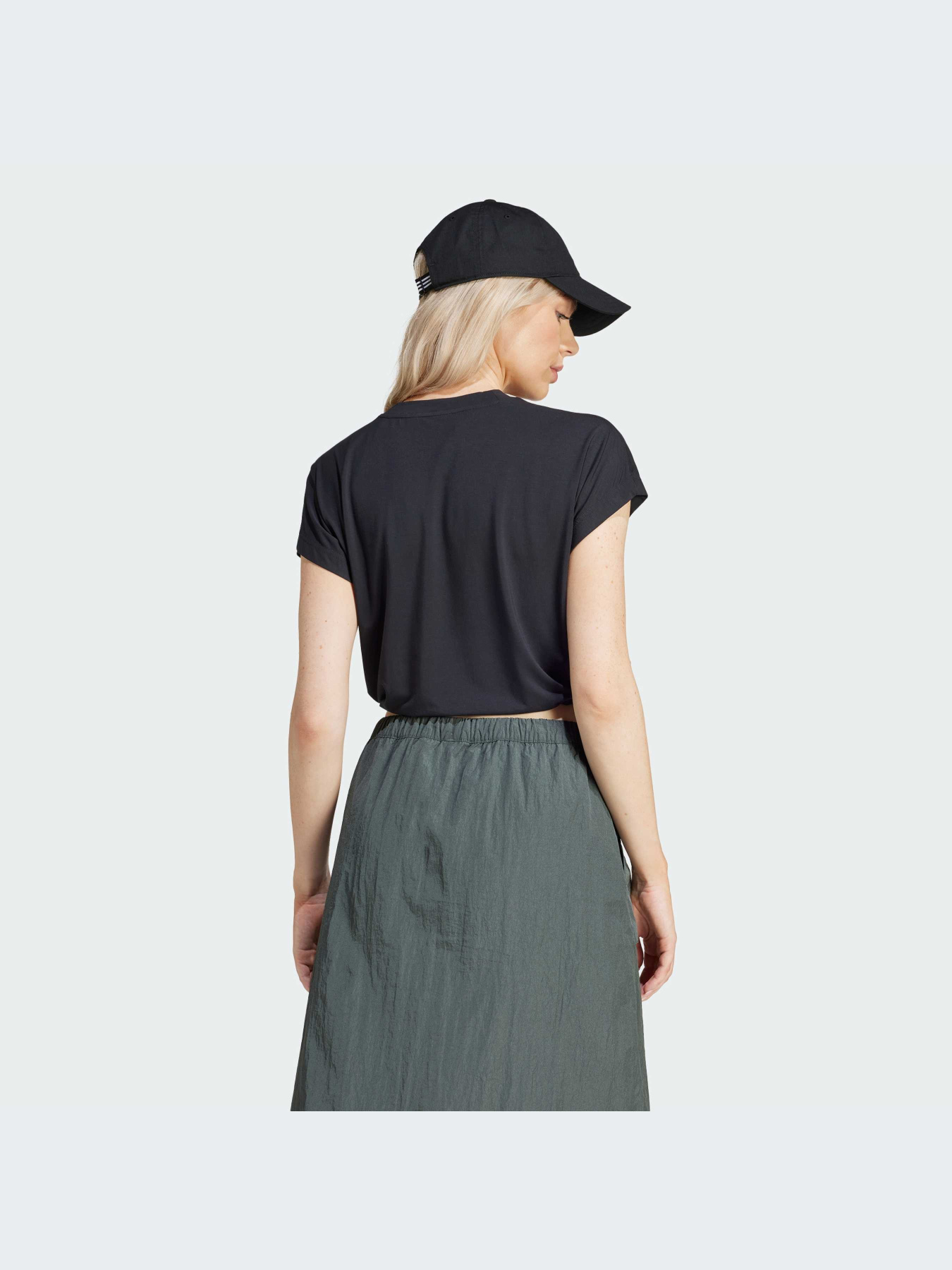 Топ Adidas модель IQ4830 Фото