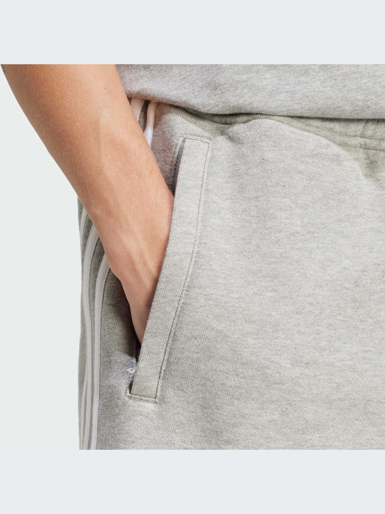 Повсякденні шорти Adidas Adicolor модель IU2340 Фото