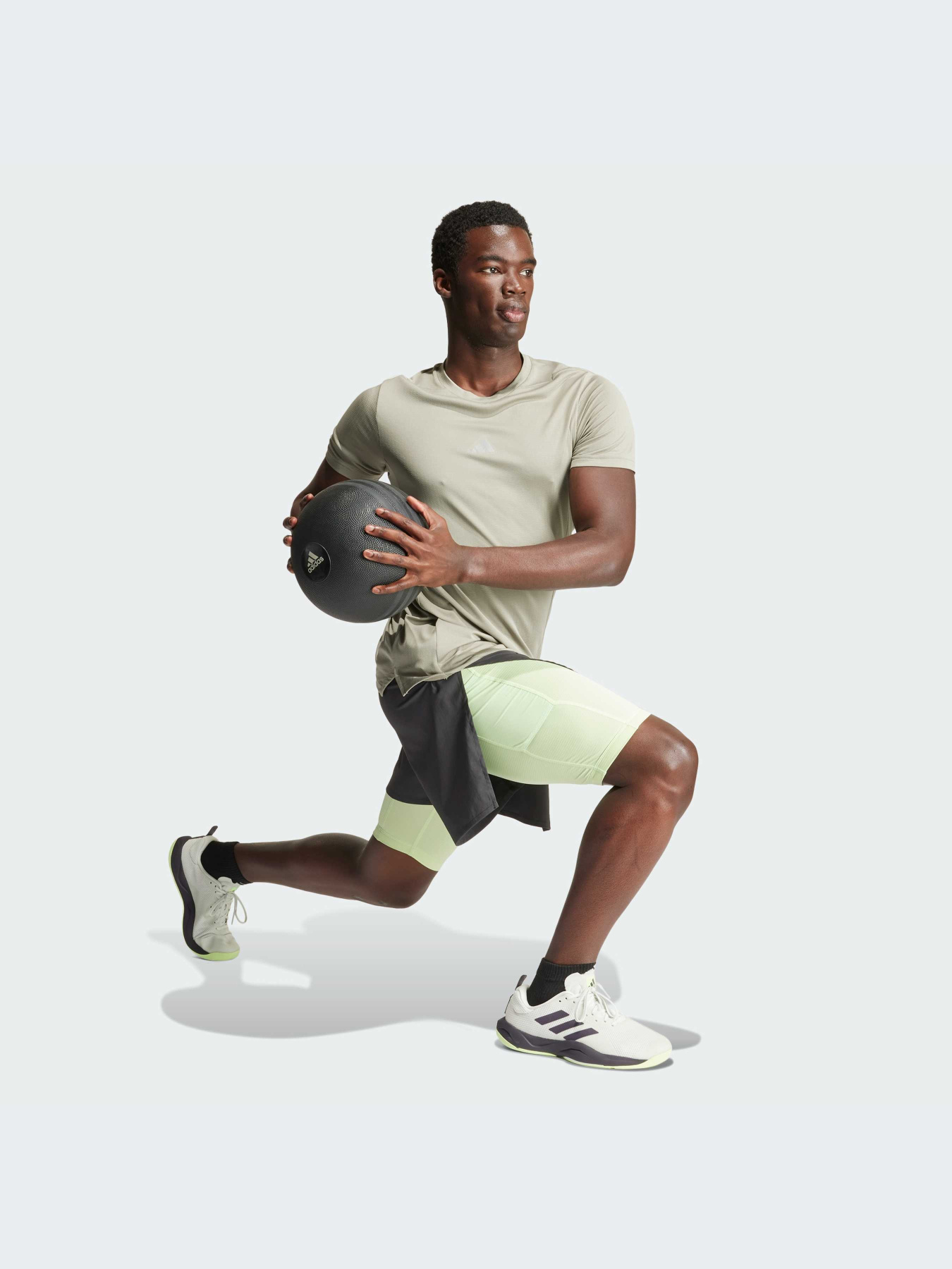 Спортивні шорти Adidas модель IS3695 Фото