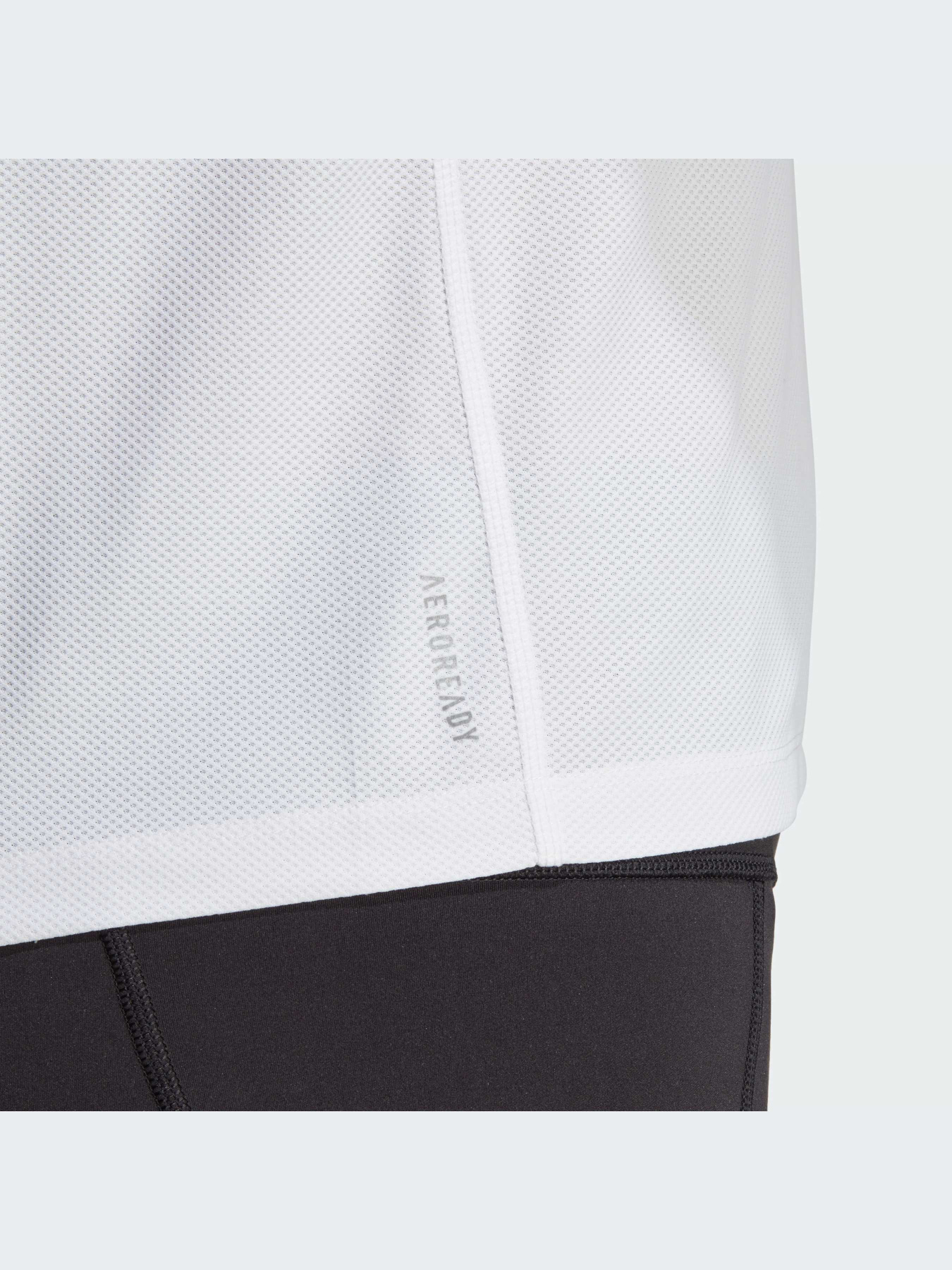 Спортивная футболка Adidas модель IK7442 Спортивная футболка Adidas модель IK7442 Фото