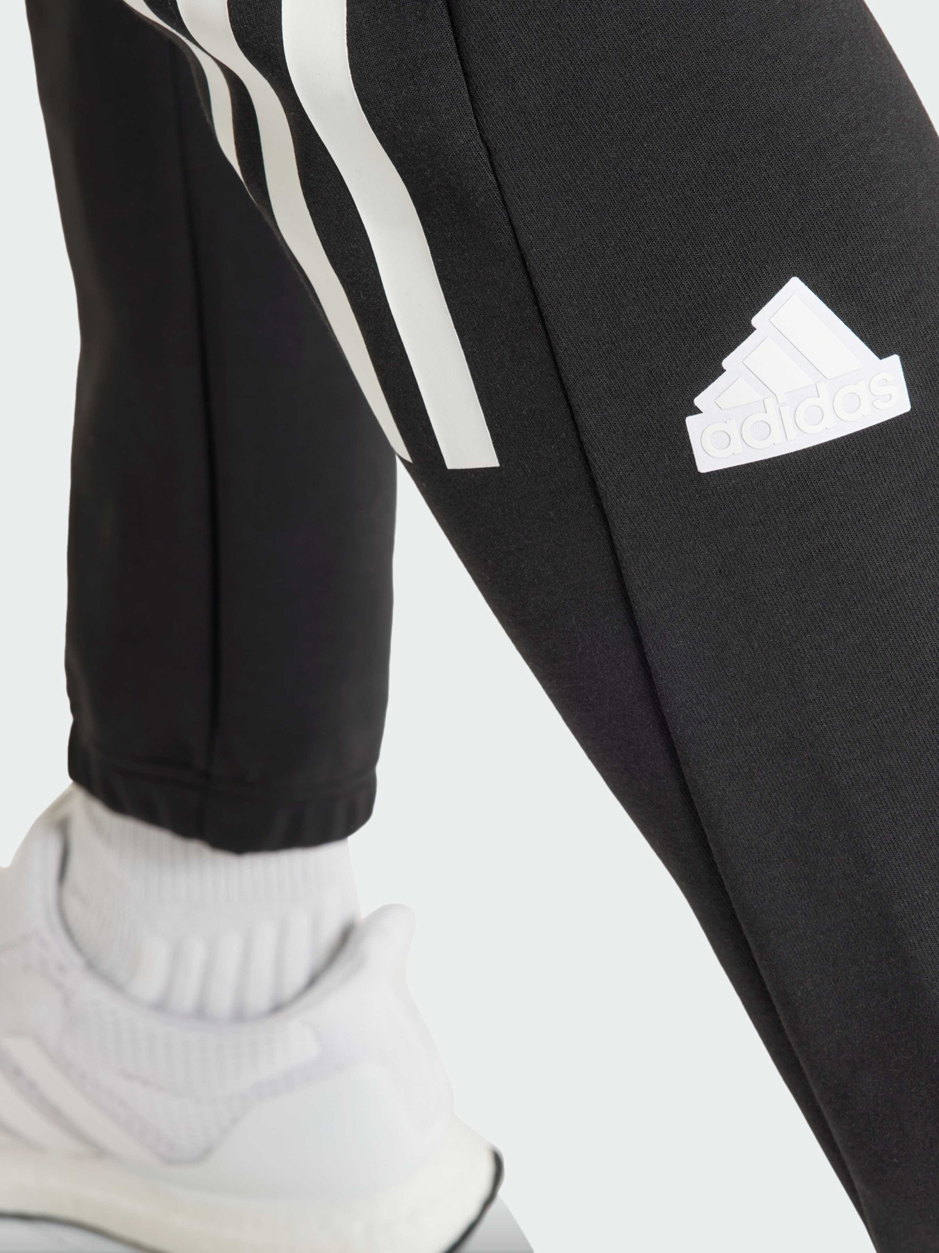 Джогери Adidas 3 Stripes модель IN3310 Фото