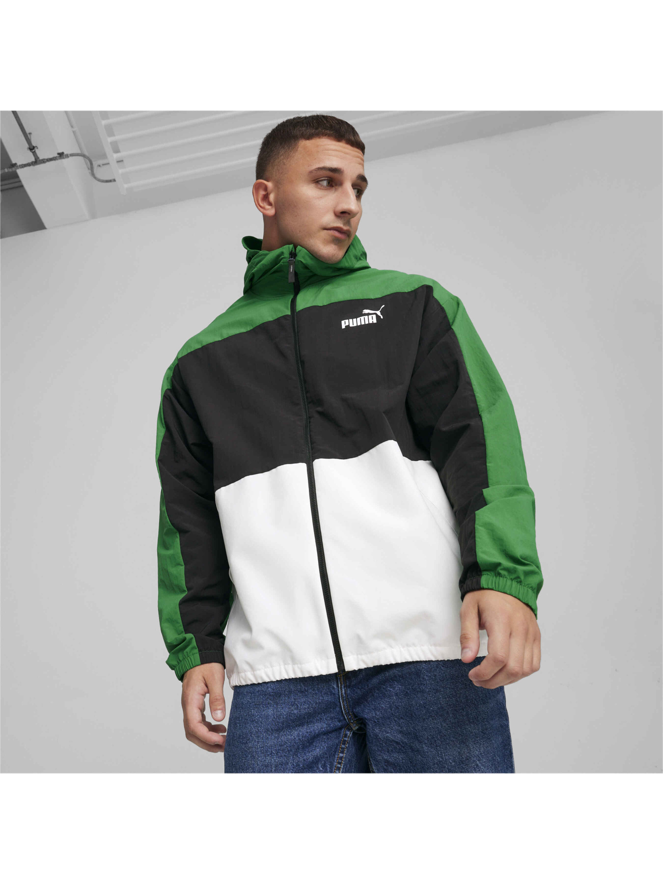 Вітровка PUMA Hooded Windbreaker модель 675387 Фото