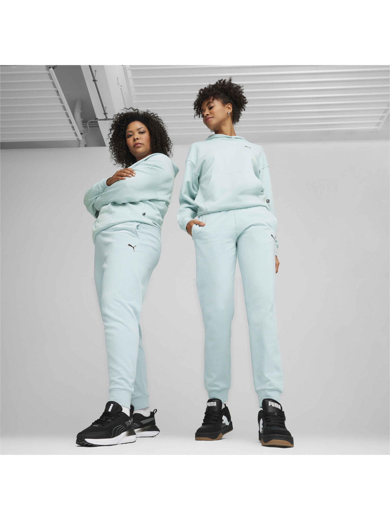Штаны спортивные PUMA Better Essentials Pants модель 675989 Фото