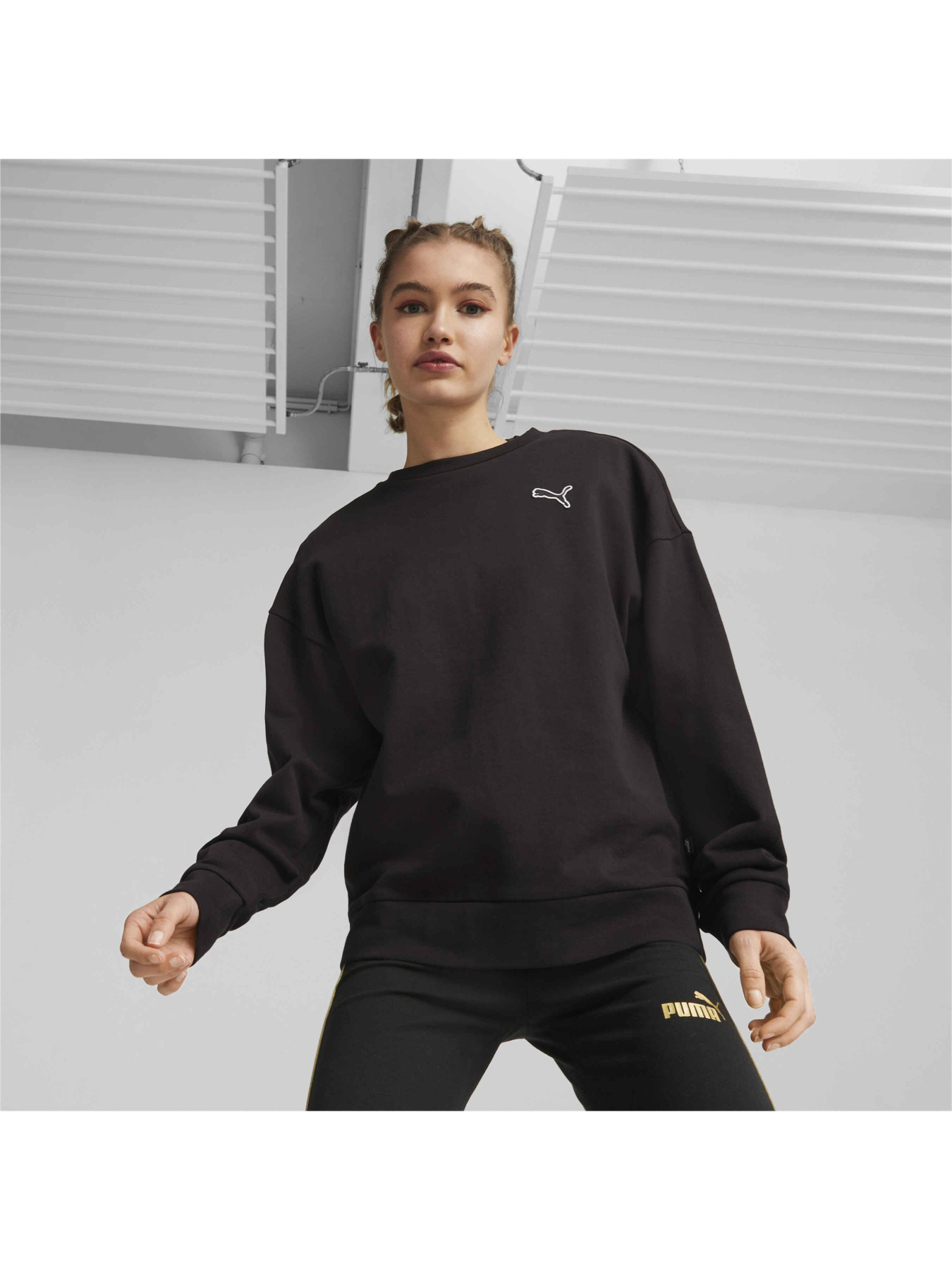 Свитшот PUMA Better Essentials Crew модель 675987 Фото