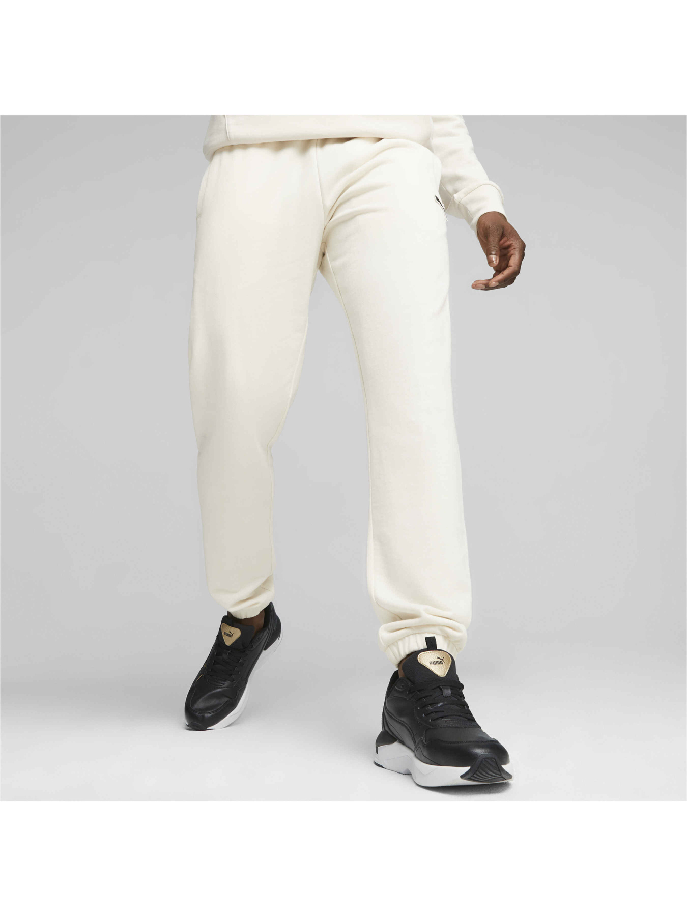 Штаны спортивные PUMA Better Essentials Sweatpants модель 675980 Штаны спортивные PUMA Better Essentials Sweatpants модель 675980 Фото
