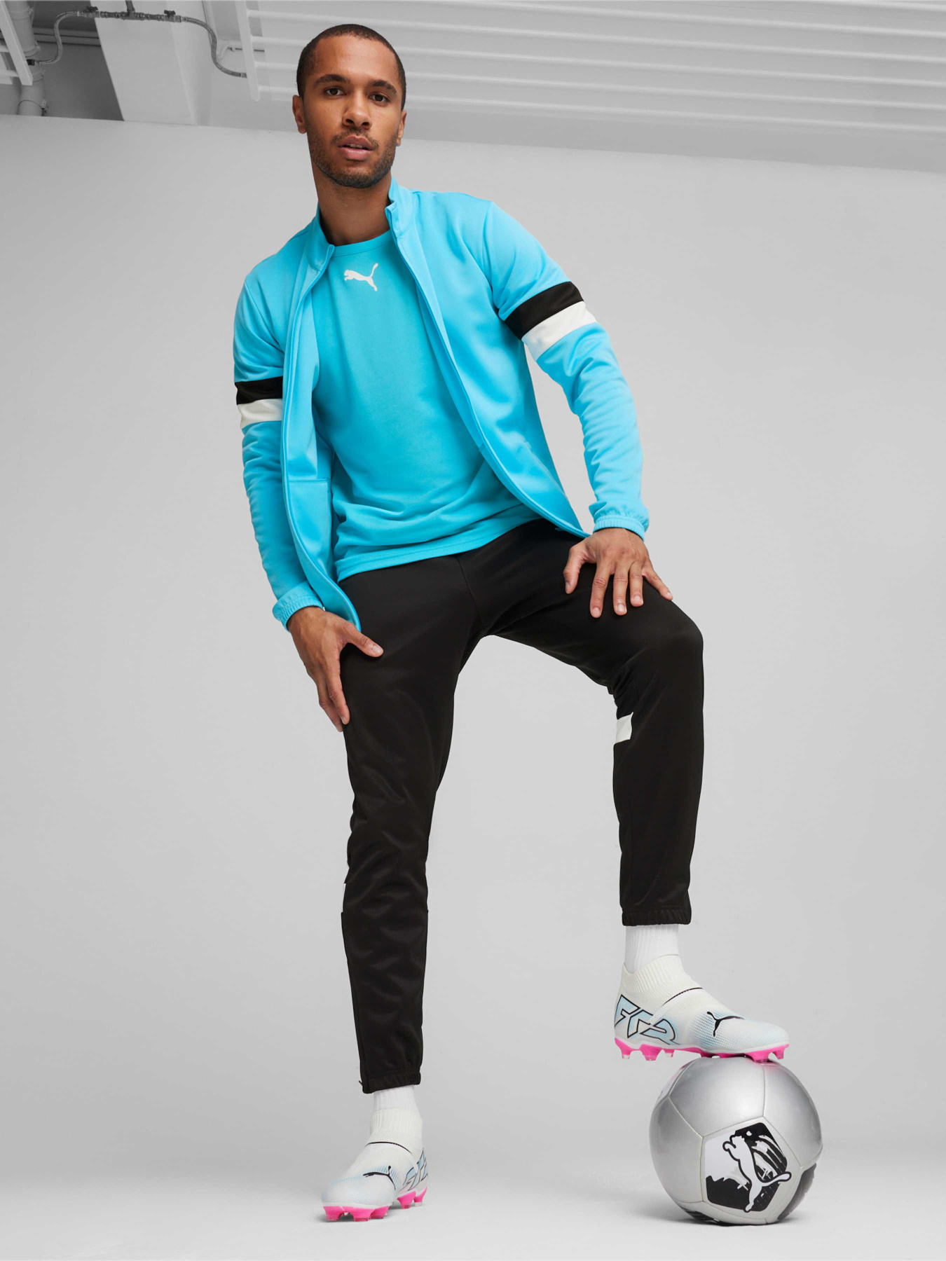 Спортивний костюм PUMA Individualrise Tracksuit модель 658996 Фото
