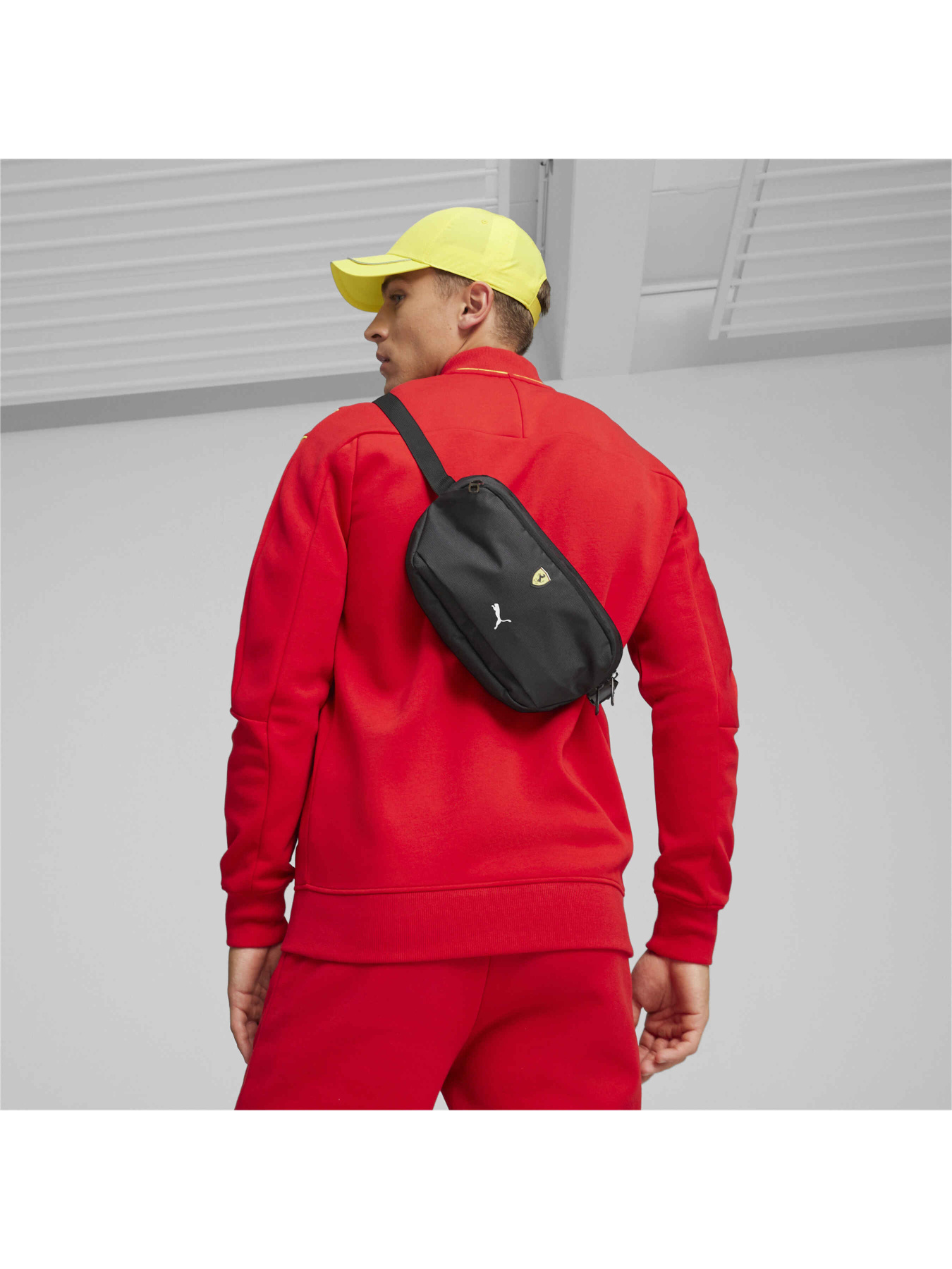 Сумка PUMA Ferrari Race Waist Bag модель 090294 Фото