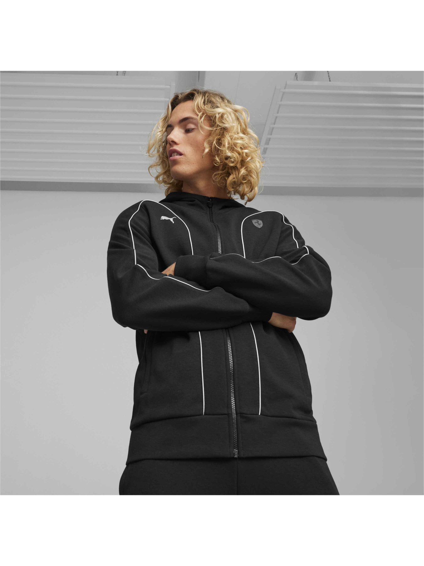 Кофта спортивная PUMA Ferrari Style Hooded Jacket модель 623824 Фото
