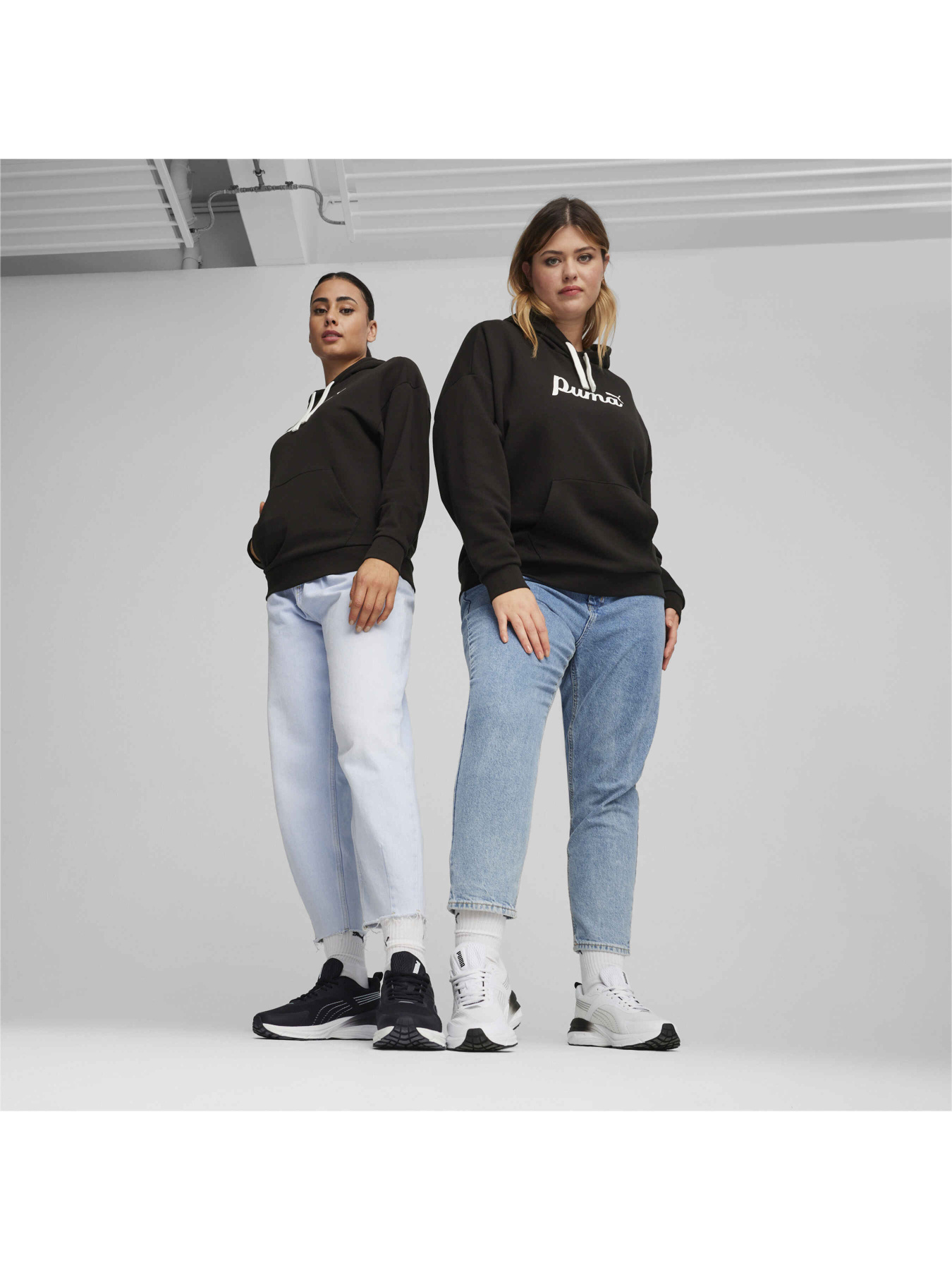 Худи PUMA Ess+ Script Hoodie Tr модель 679348 Худи PUMA Ess+ Script Hoodie Tr модель 679348 Фото