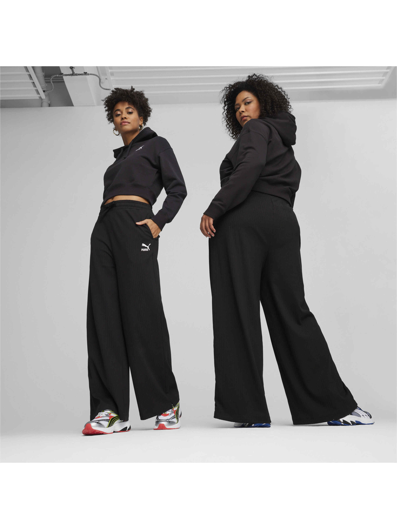 Брюки повседневные PUMA Classics Ribbed Relaxed Pant модель 624268 Фото
